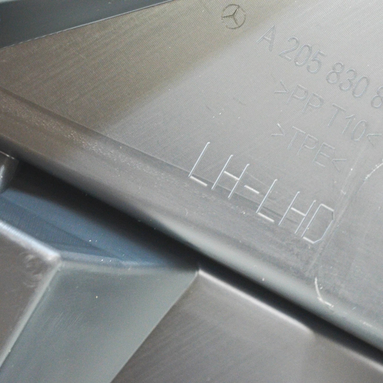 NEW MERCEDES-BENZ C W205 FRONT LEFT WIPER COWL TRIM PART LHD A2058308902