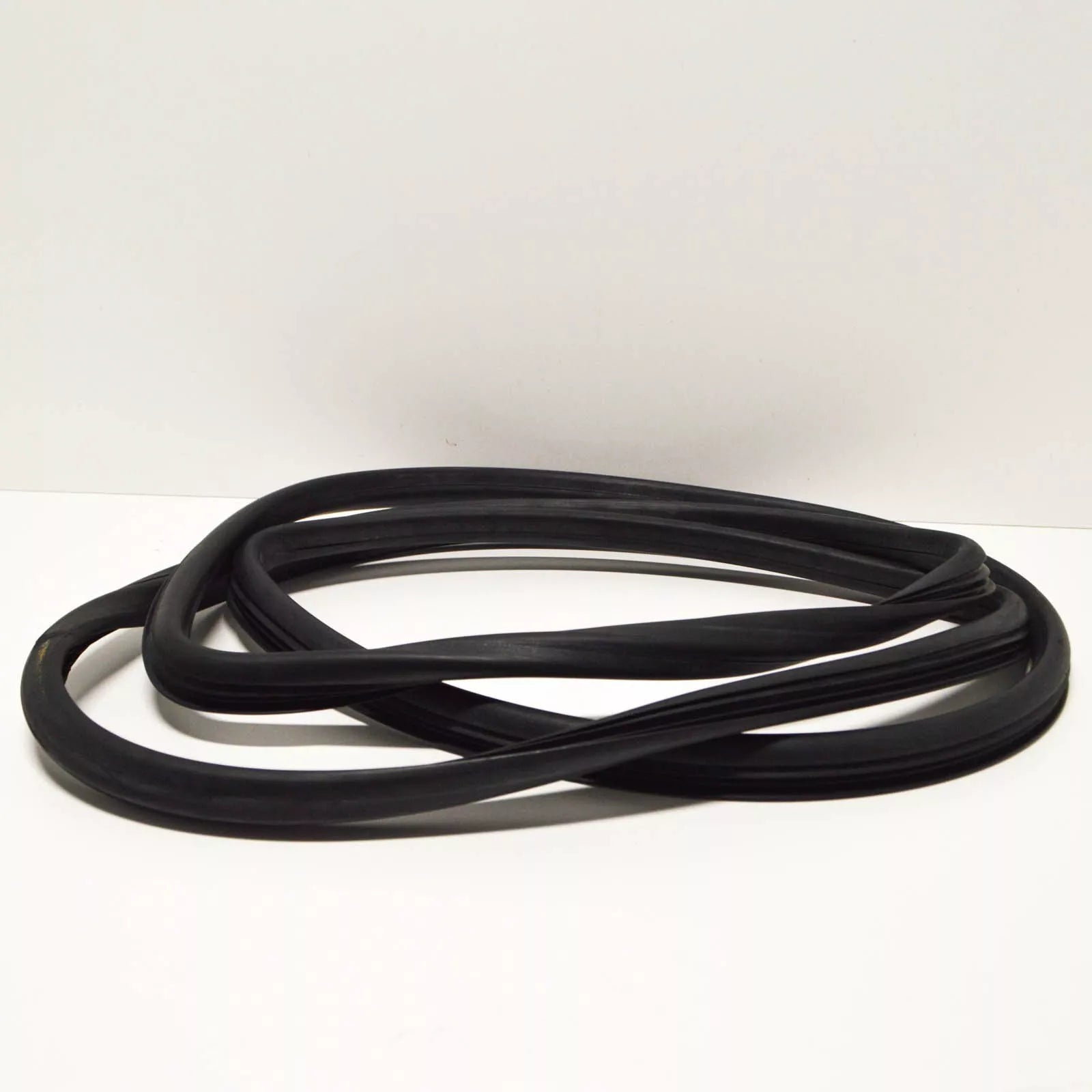 NEW MERCEDES-BENZ G W463 FRONT WINDSCREEN SEAL A4606710320 ORIGINAL