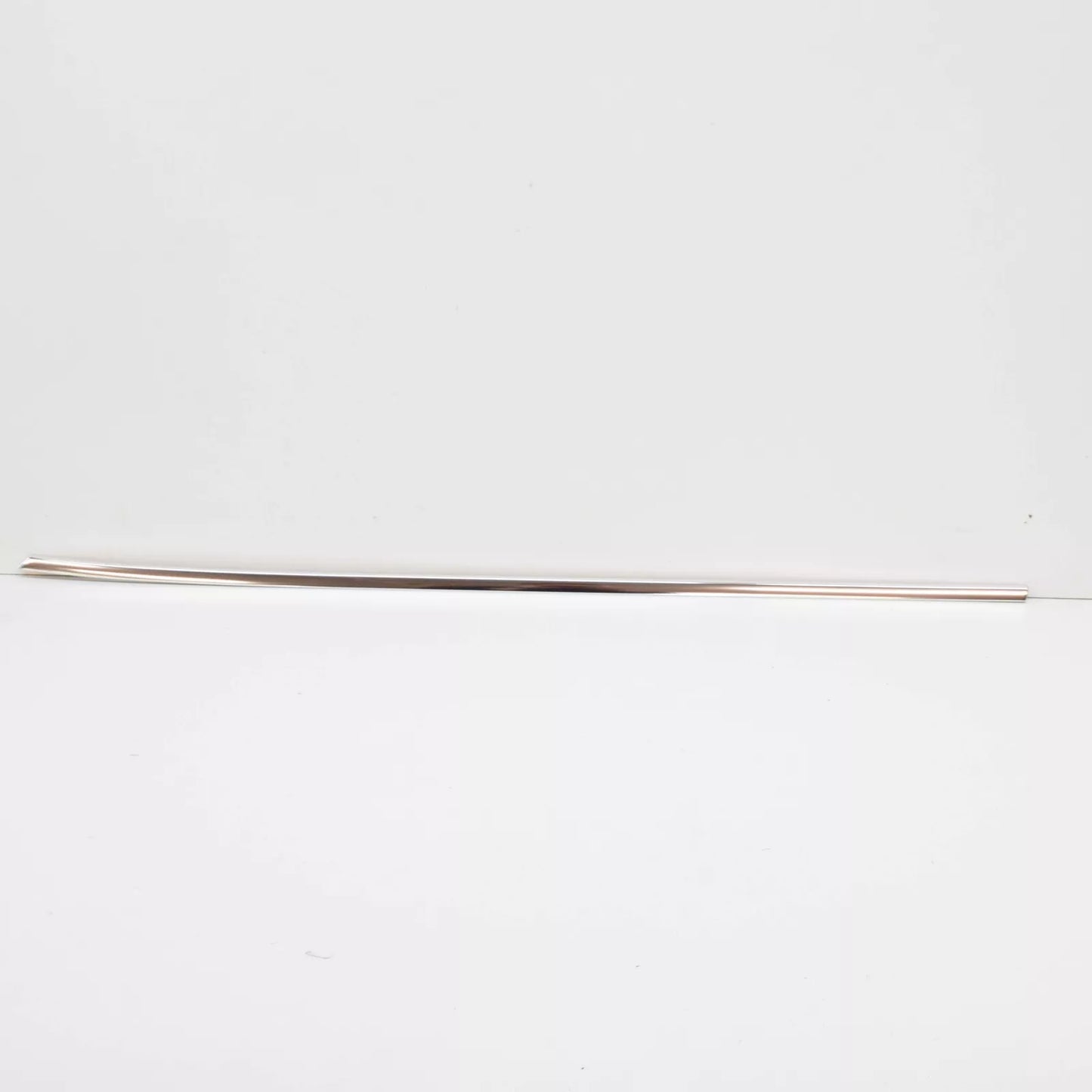 NEW BMW 5 E34 FRONT LEFT WINDOW LOWER SEAL 51211944231 1944231 ORIGINAL