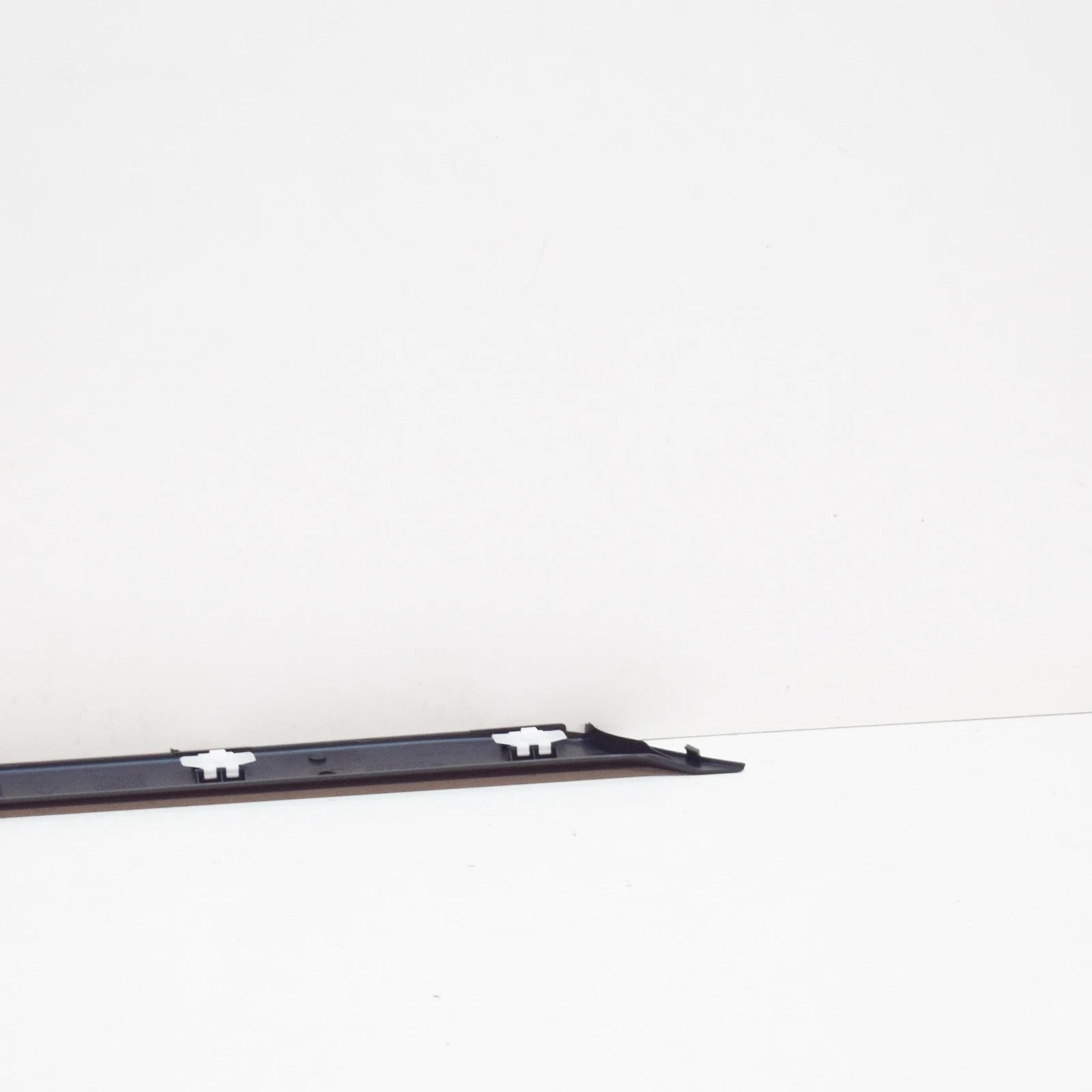 NEW MB VITO W639 LEFT SIDE PANEL BOTTOM PROTECTIVE STRIP A63969015629B51