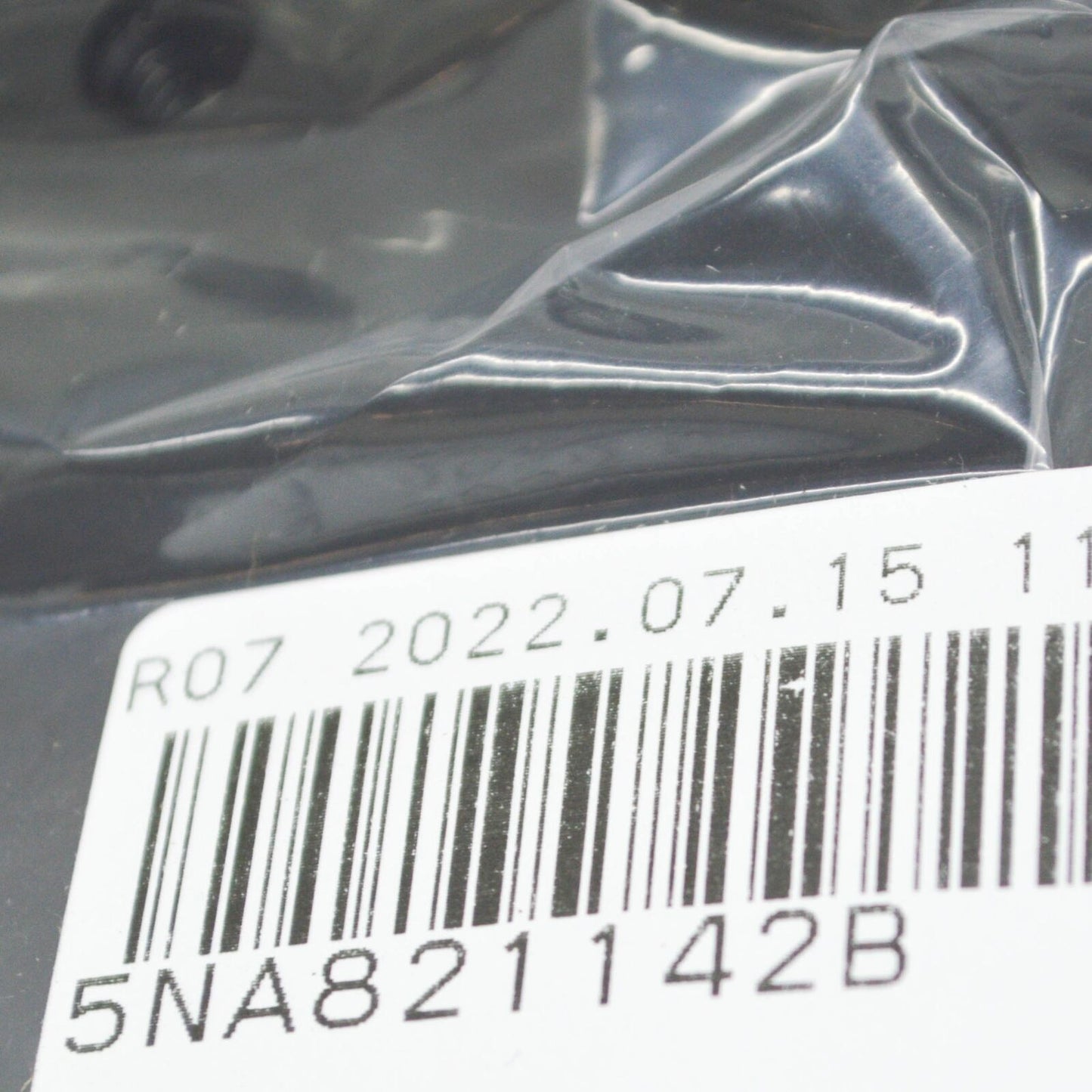 NEW VOLKSWAGEN TIGUAN AD FRONT RIGHT FENDER HOLDER BRACKET 5NA821142B ORIGINAL