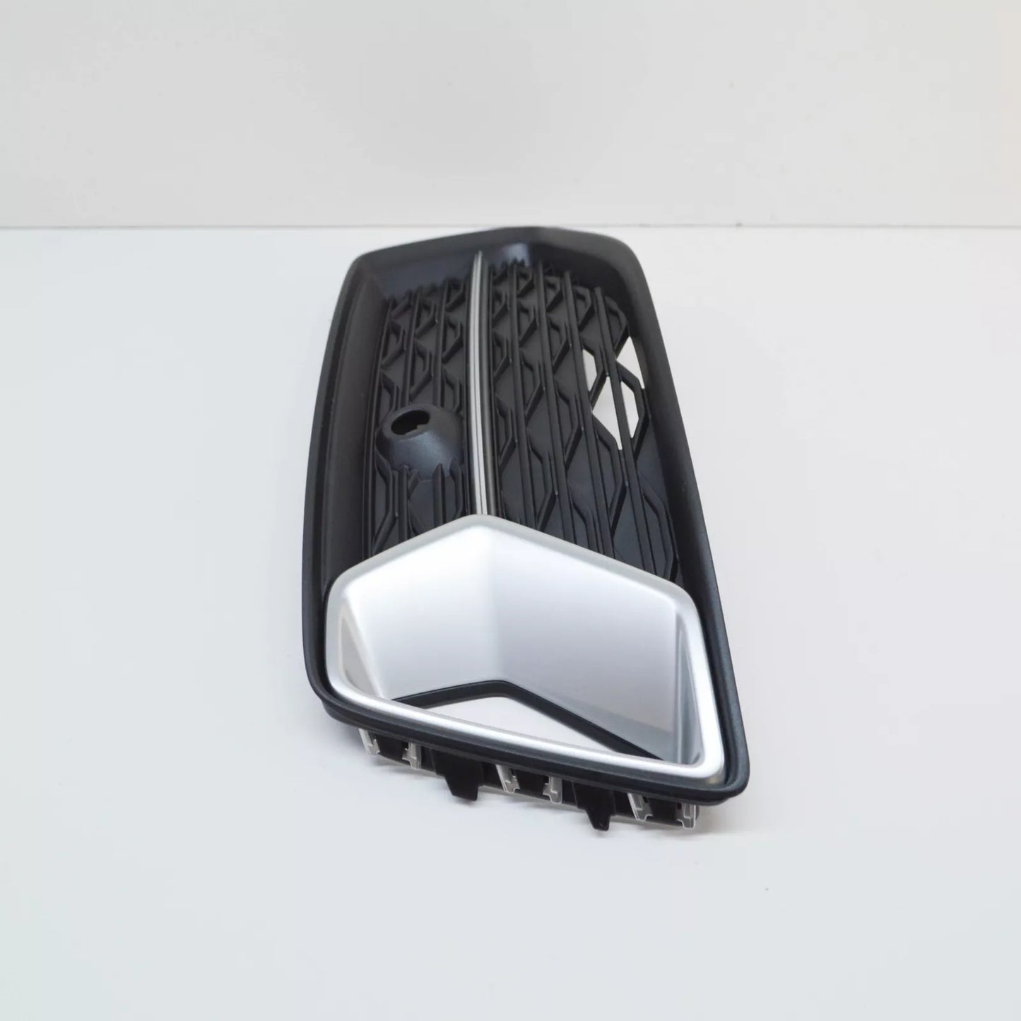 NEW AUDI A6 C8 FRONT RIGHT BUMPER AIR GUIDE GRILLE 4K0807648D3HB