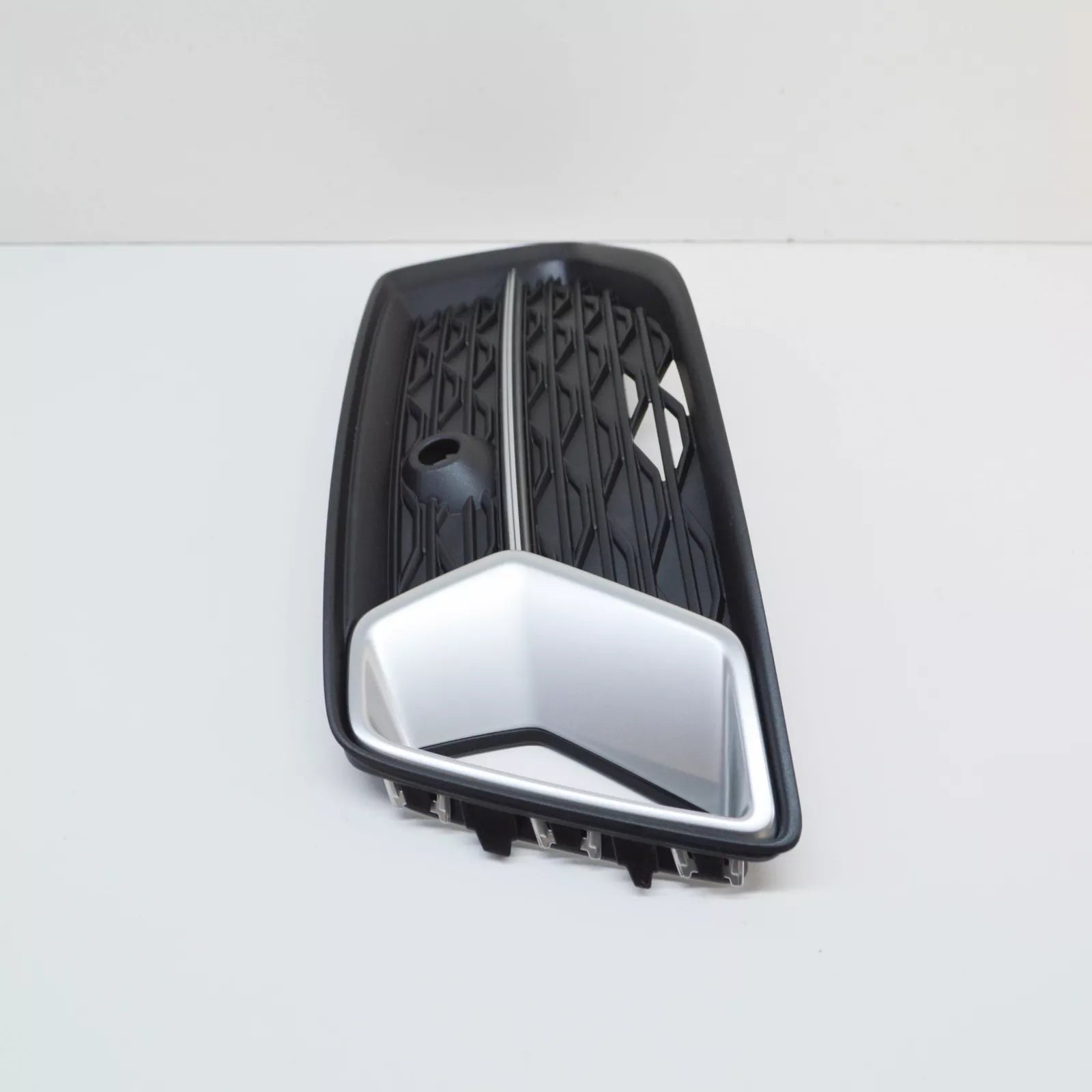 NEW AUDI A6 C8 FRONT RIGHT BUMPER AIR GUIDE GRILLE 4K0807648D3HB