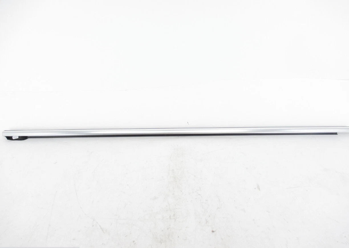 NEW VW JETTA A6 FRONT RIGHT DOOR WINDOW SLOT SEAL OUTER 5C6837476C3Q7 ORIGINAL