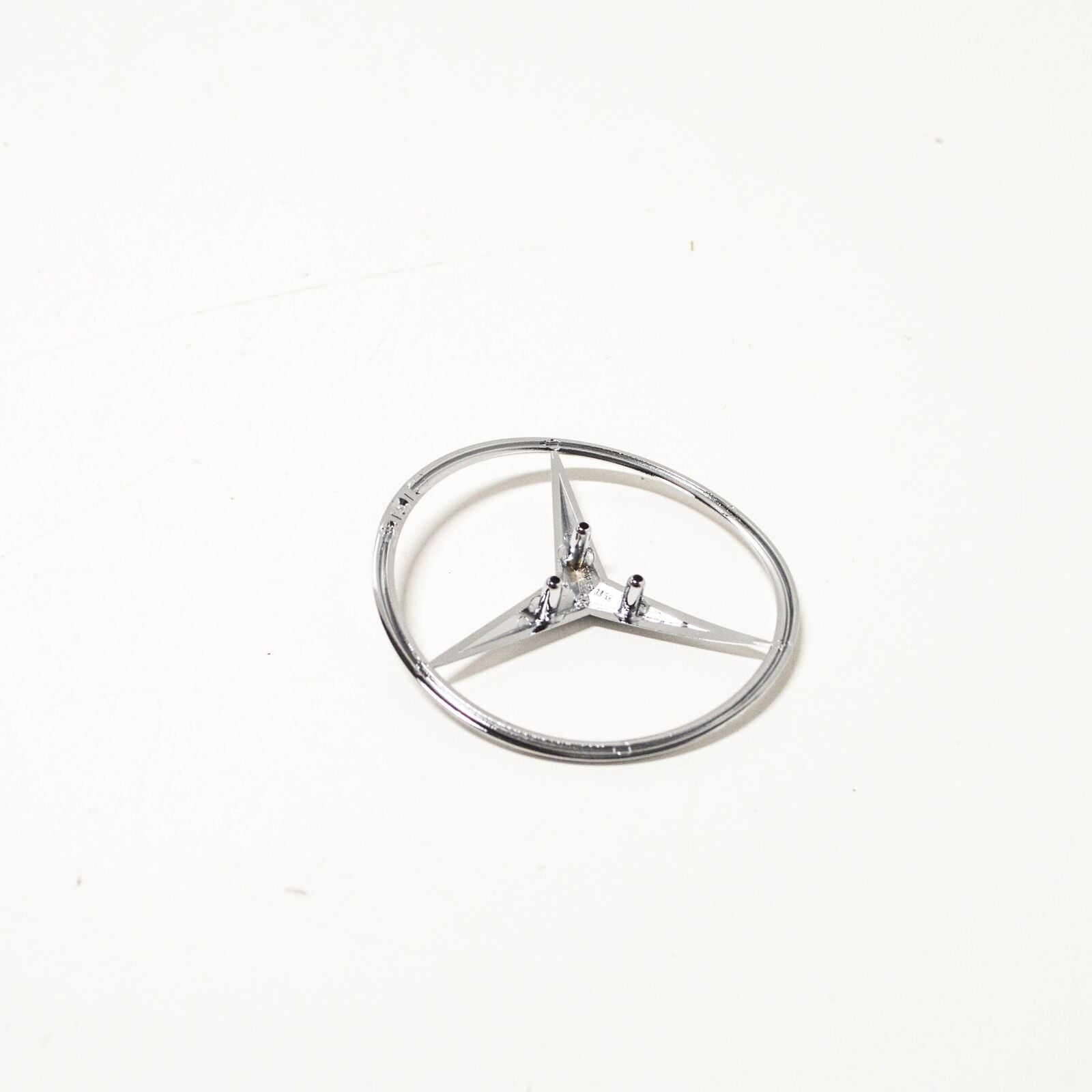 NEW MERCEDES-BENZ CLK C208 TRUNK LID BADGE EMBLEM A2087580058 2001 ORIGINAL