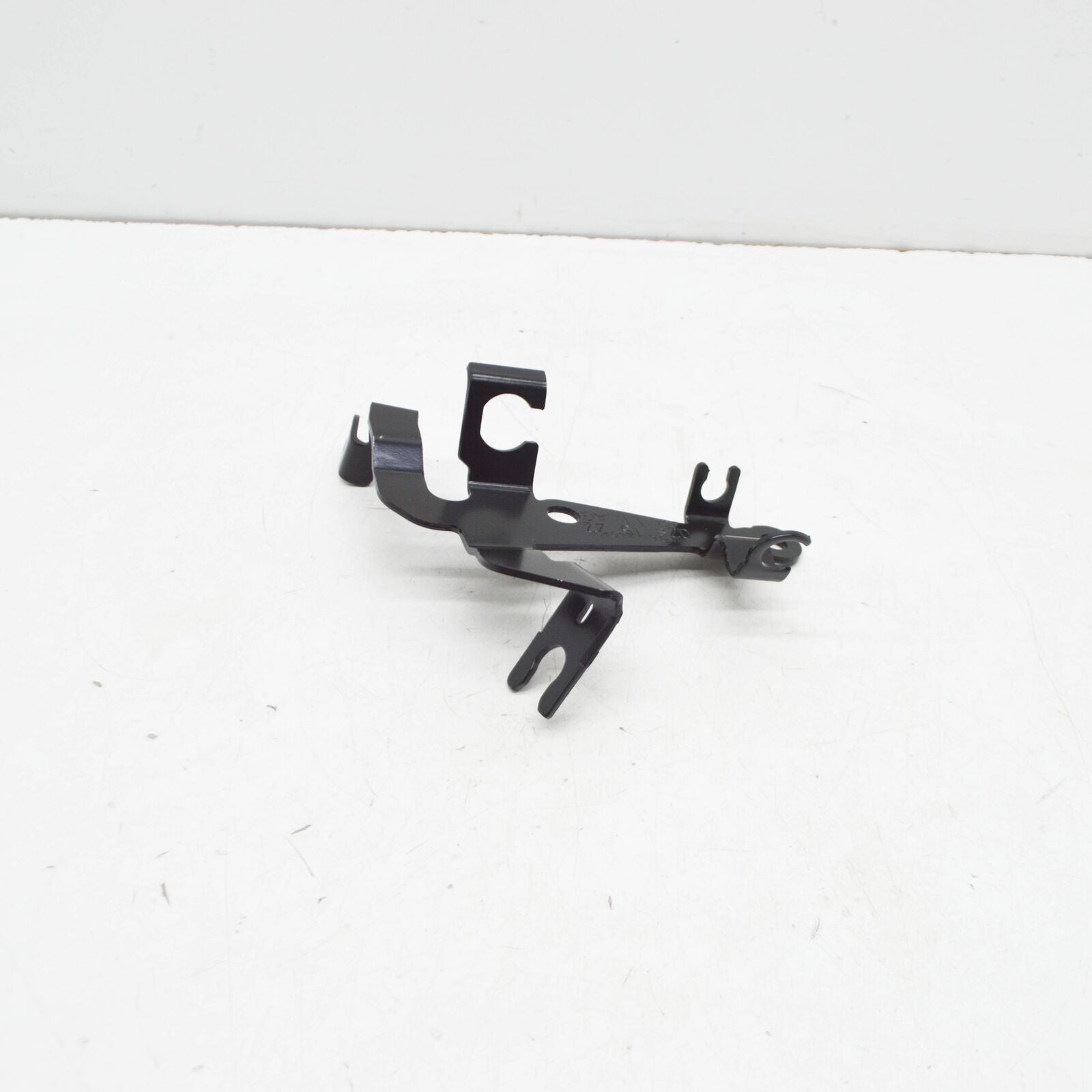 NEW AUDI A6 AVANT C8 RIGHT BRAKE HOSE RETAINER 4K0611846K ORIGINAL