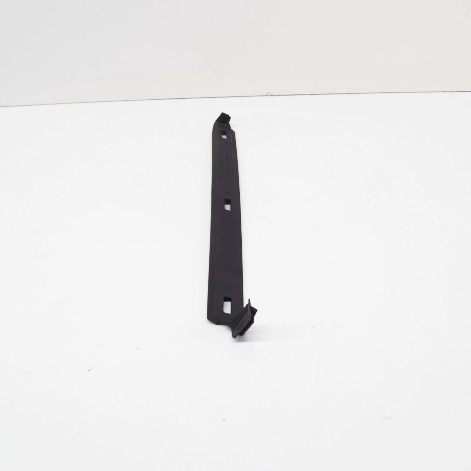 NEW MERCEDES-BENZ C W202 FRONT LEFT SIDE SEAL A2026984130