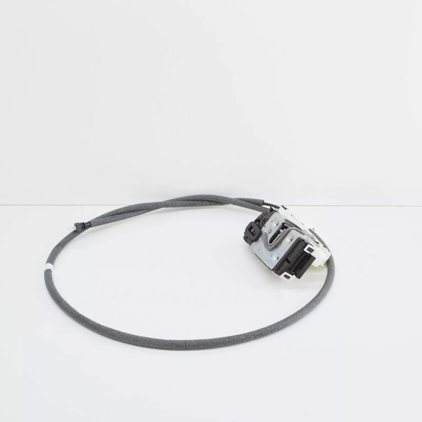 NEW MERCEDES-BENZ SPRINTER W907 REAR RIGHT DOOR LOCK A9107303800 ORIGINAL