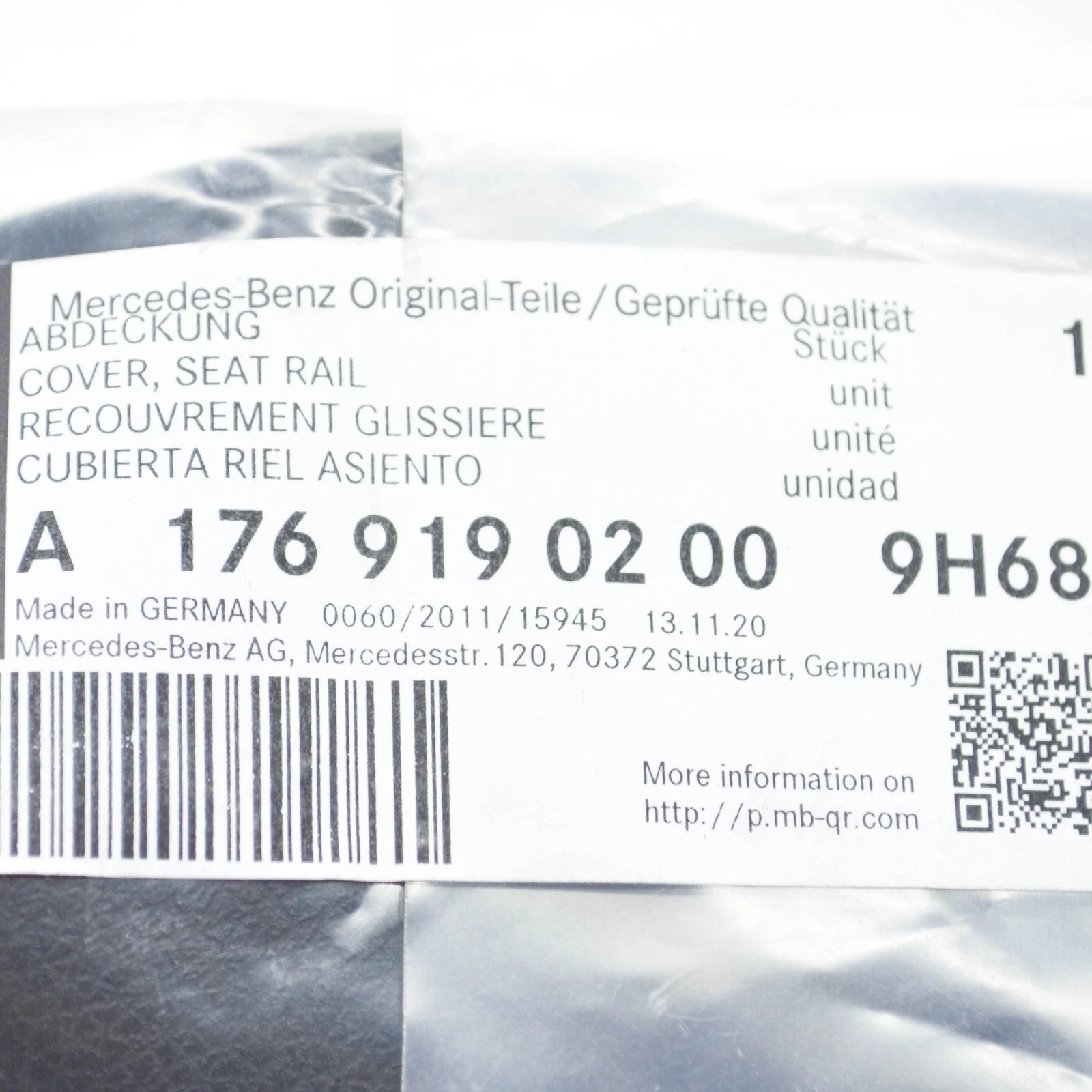 NEW MB GLA X156 FRONT RIGHT SEAT OUTER RAIL COVER A17691902009H68 ORIGINAL