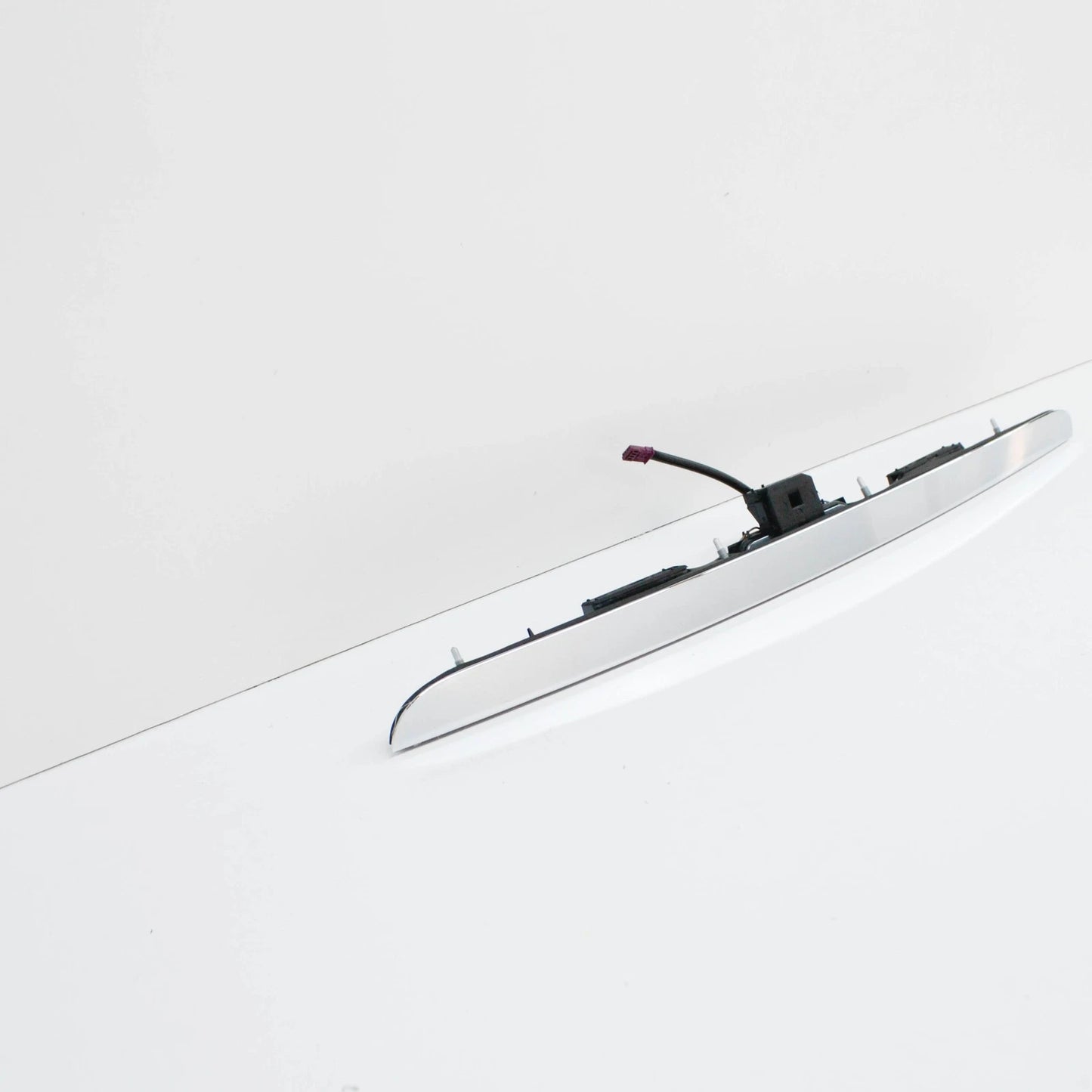 NEW BMW 5 E39 TOURING TRUNK LID GRIP WITH KEY BUTTON CHROM 51137051529 ORIGINAL