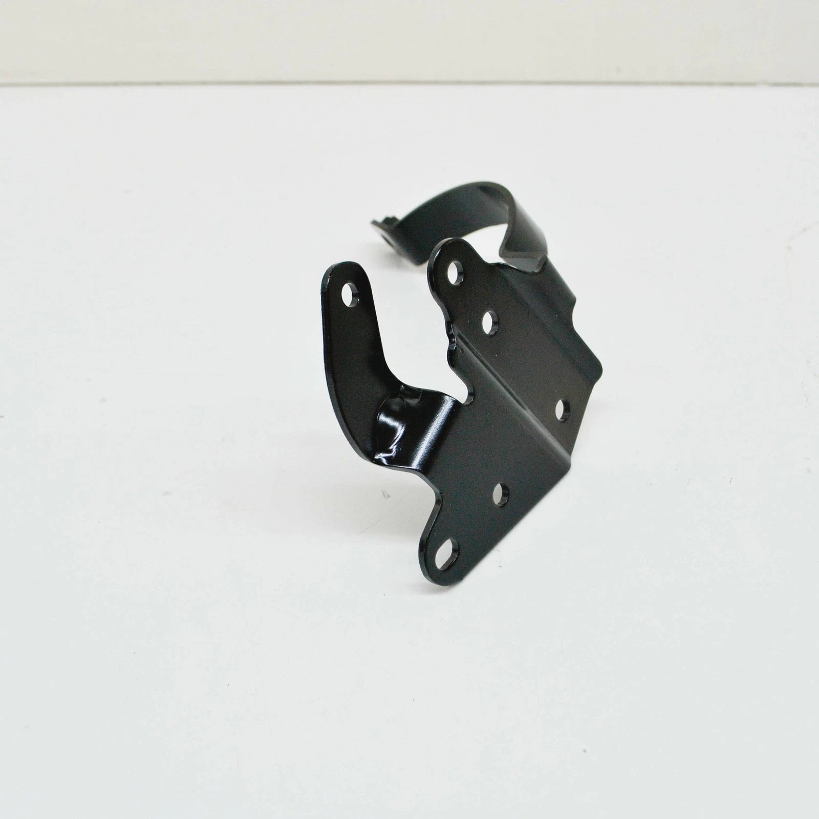 NEW AUDI Q5 80A ENGINE WATER PUMP BRACKET RIGHT 80A145896H ORIGINAL