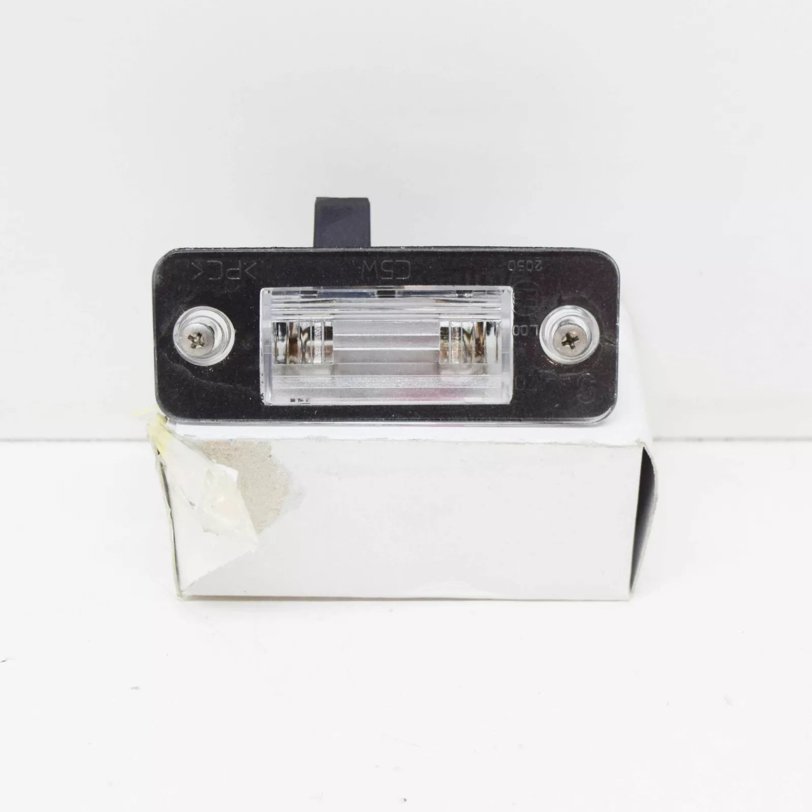 NEW AUDI A8 D3 REAR RIGHT LICENSE PLATE LIGHT 4E0943022 ORIGINAL