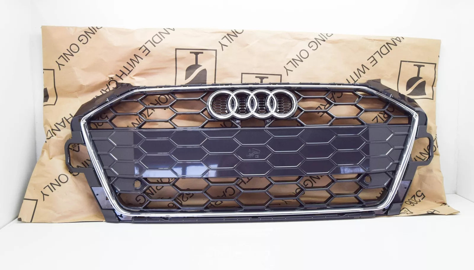 NEW AUDI A4 AVANT B9 RADIATOR GRILLE 8W0853651EBRN4 8W0853651EB RN4 ORIGINAL
