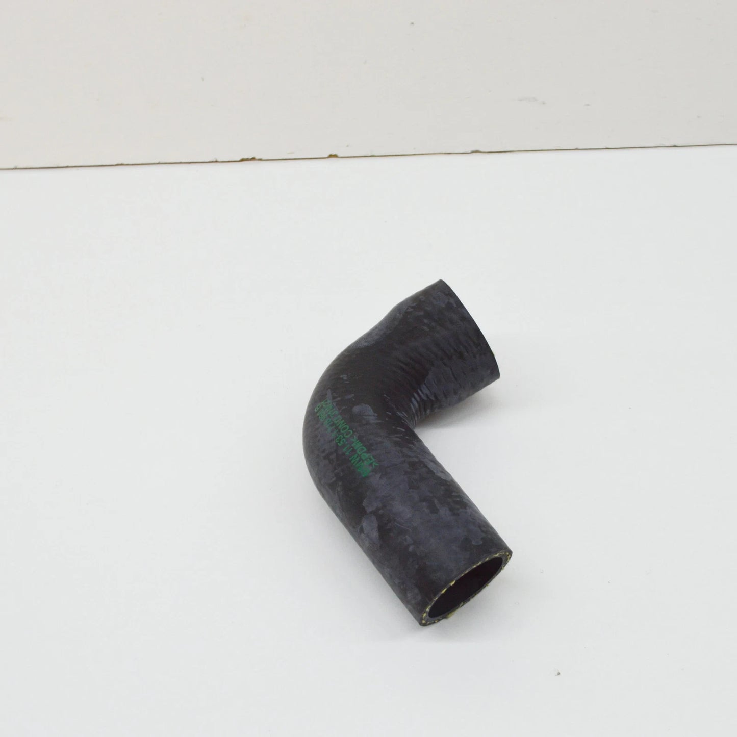 NEW BMW 3 E30 LOWER WATER RADIATOR PIPE HOSE 320I PETROL 2L 11531718980 ORIGINAL