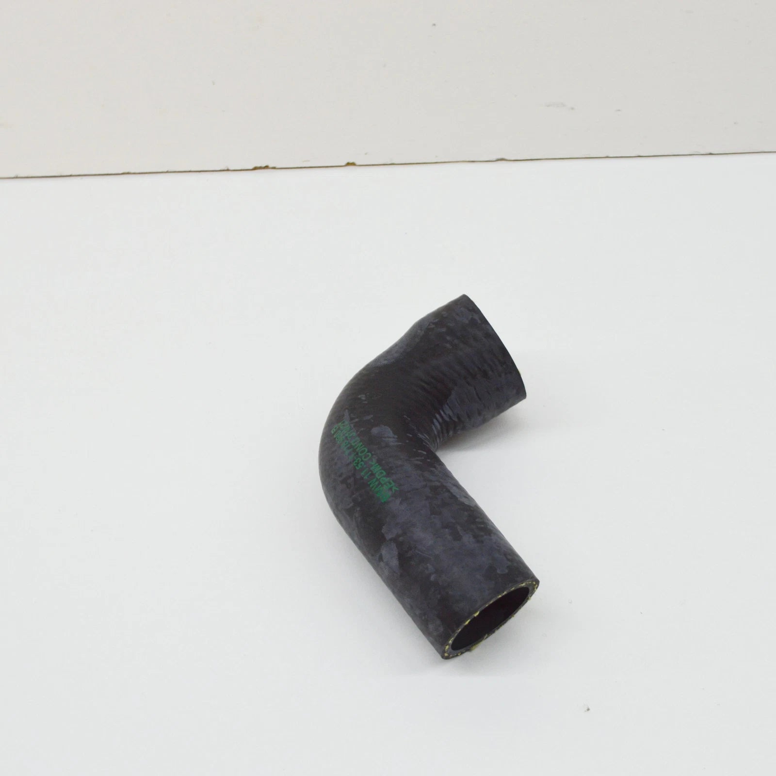 NEW BMW 3 E30 LOWER WATER RADIATOR PIPE HOSE 320I PETROL 2L 11531718980 ORIGINAL