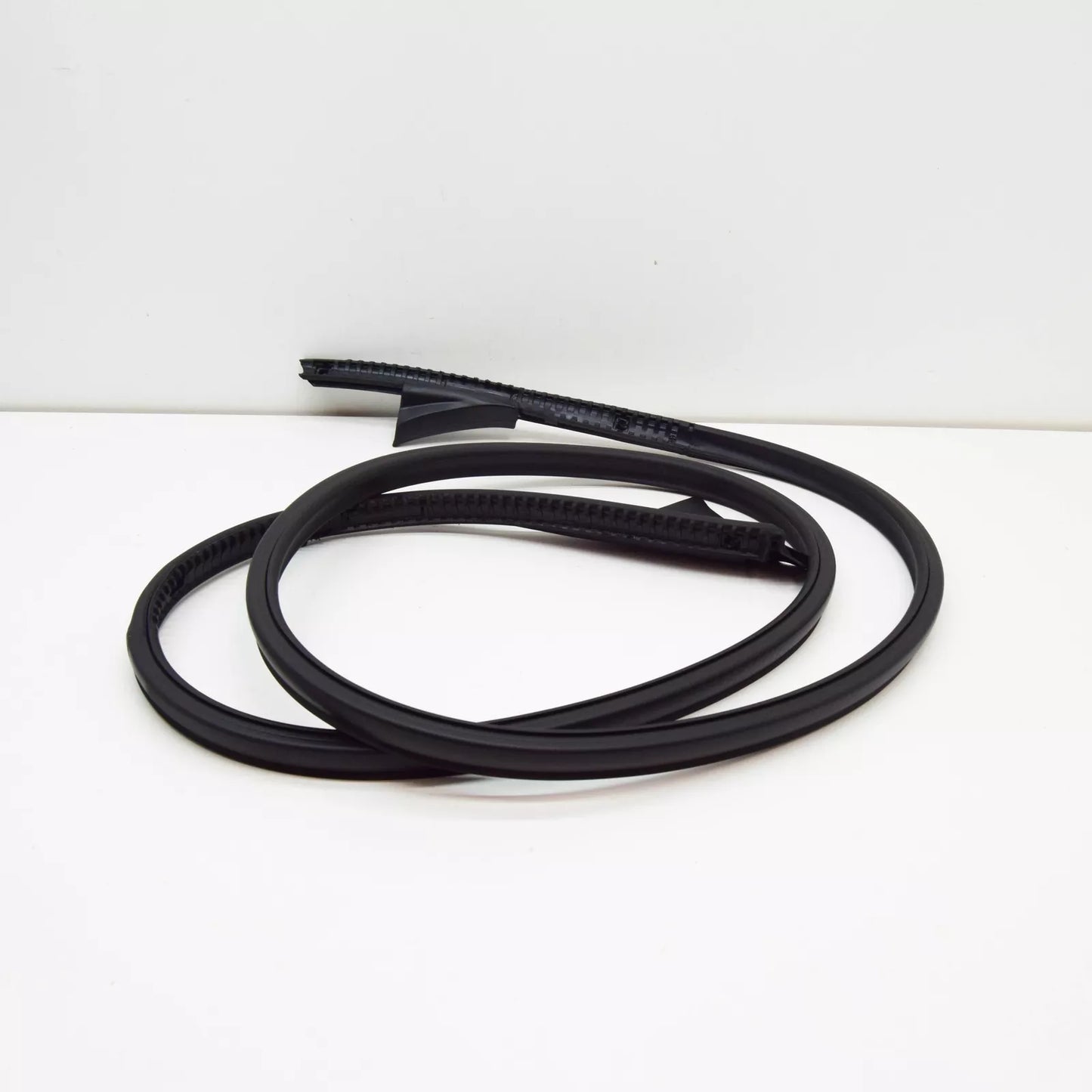 NEW MERCEDES-BENZ CLA COUPE C118 RIGHT ROOF SEAL A1186730600 ORIGINAL