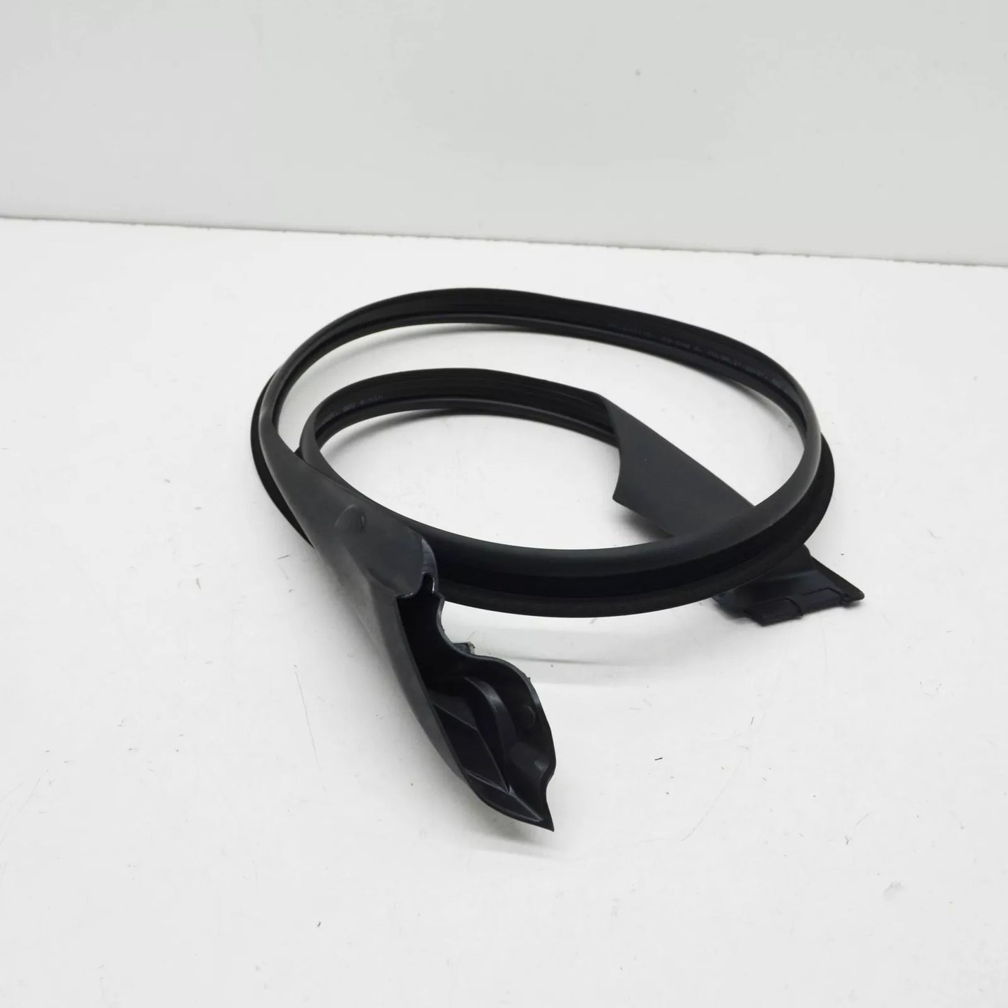 NEW BMW 7 F01 FRONT RIGHT ROOF SEAL 51337178008 ORIGINAL