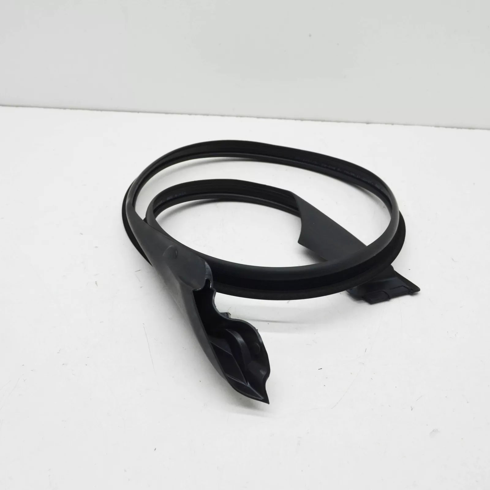 NEW BMW 7 F01 FRONT RIGHT ROOF SEAL 51337178008 ORIGINAL