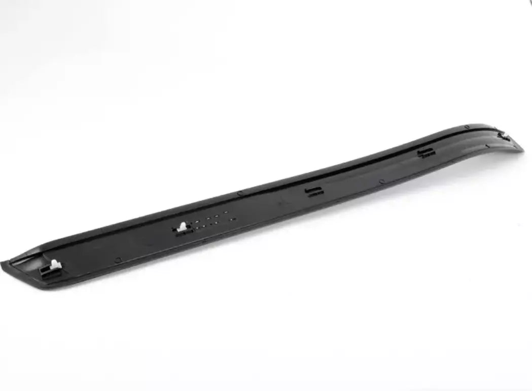 NEW BMW 5 E60 FRONT RIGHT DOOR SILL TRIM 51477034304 7034304 ORIGINAL