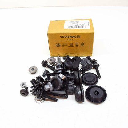 NEW AUDI A3 CABRIO 8V FRONT BONNET HOOD PANEL HARDWARE KIT 8V0098615 ORIGINAL