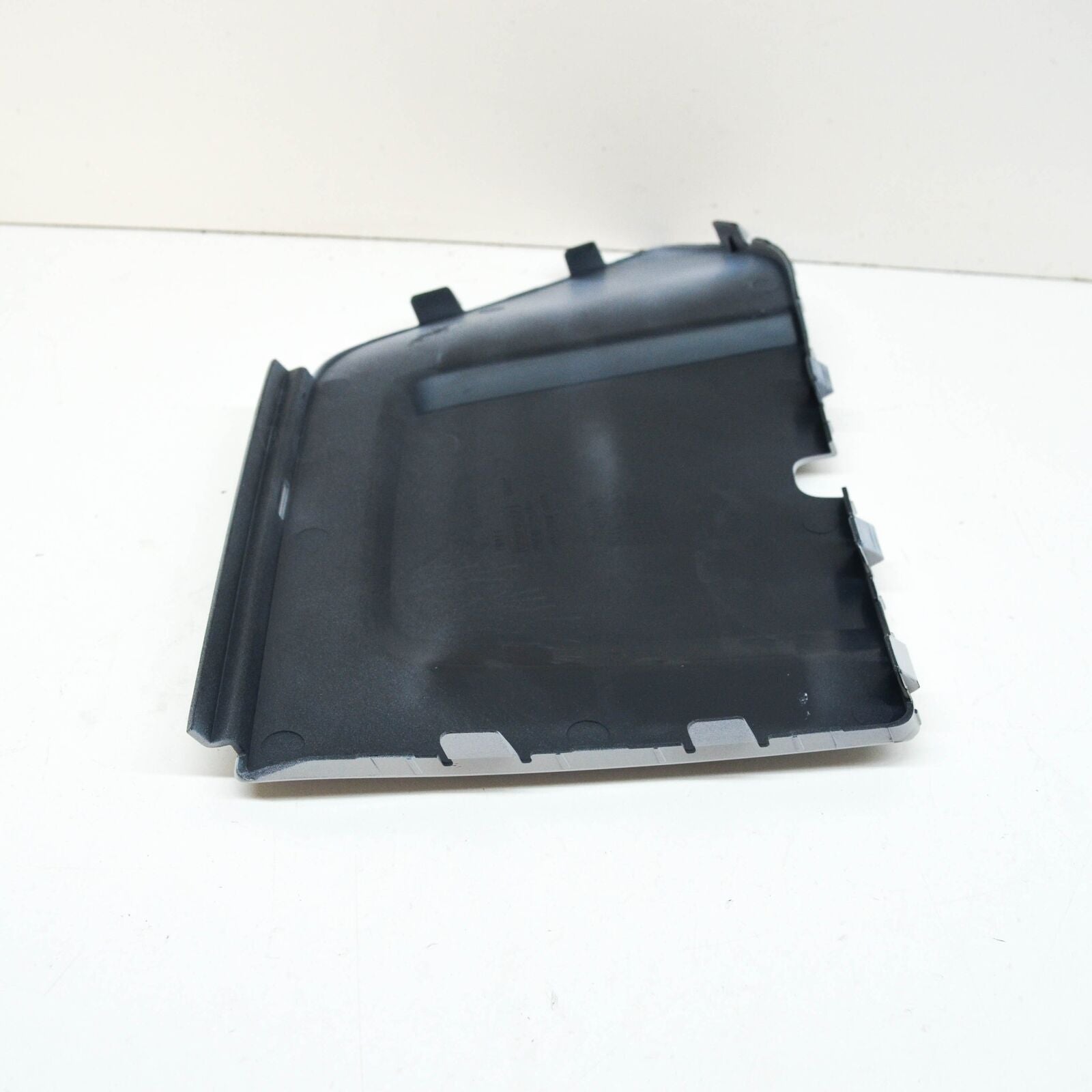 NEW VW AMAROK 2H FRONT BUMPER TOW HOOK EYE CAP RIGHT LOWER 2H6807155AGRU