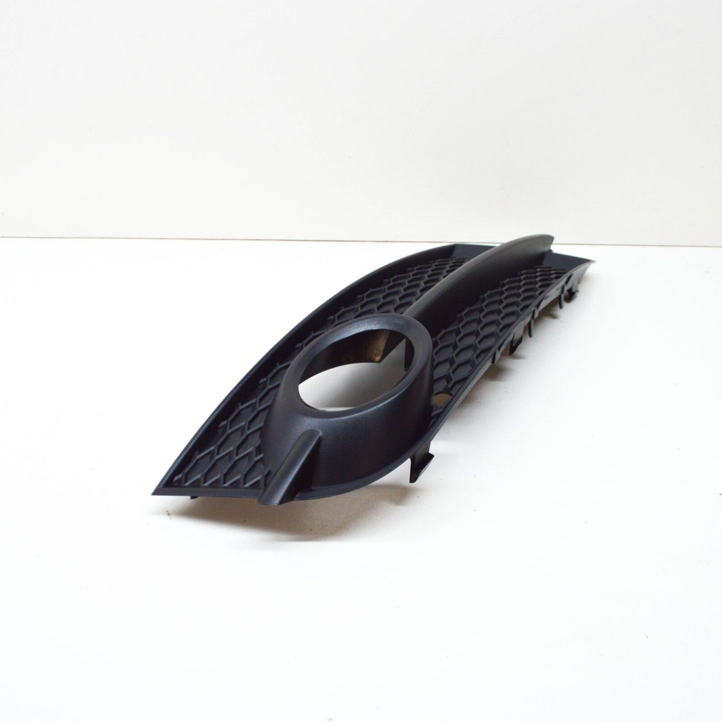 NEW AUDI TT 8J RIGHT FOG LIGHT GRILLE 8J080768201C 8J0807682 01C 2011 ORIGINAL