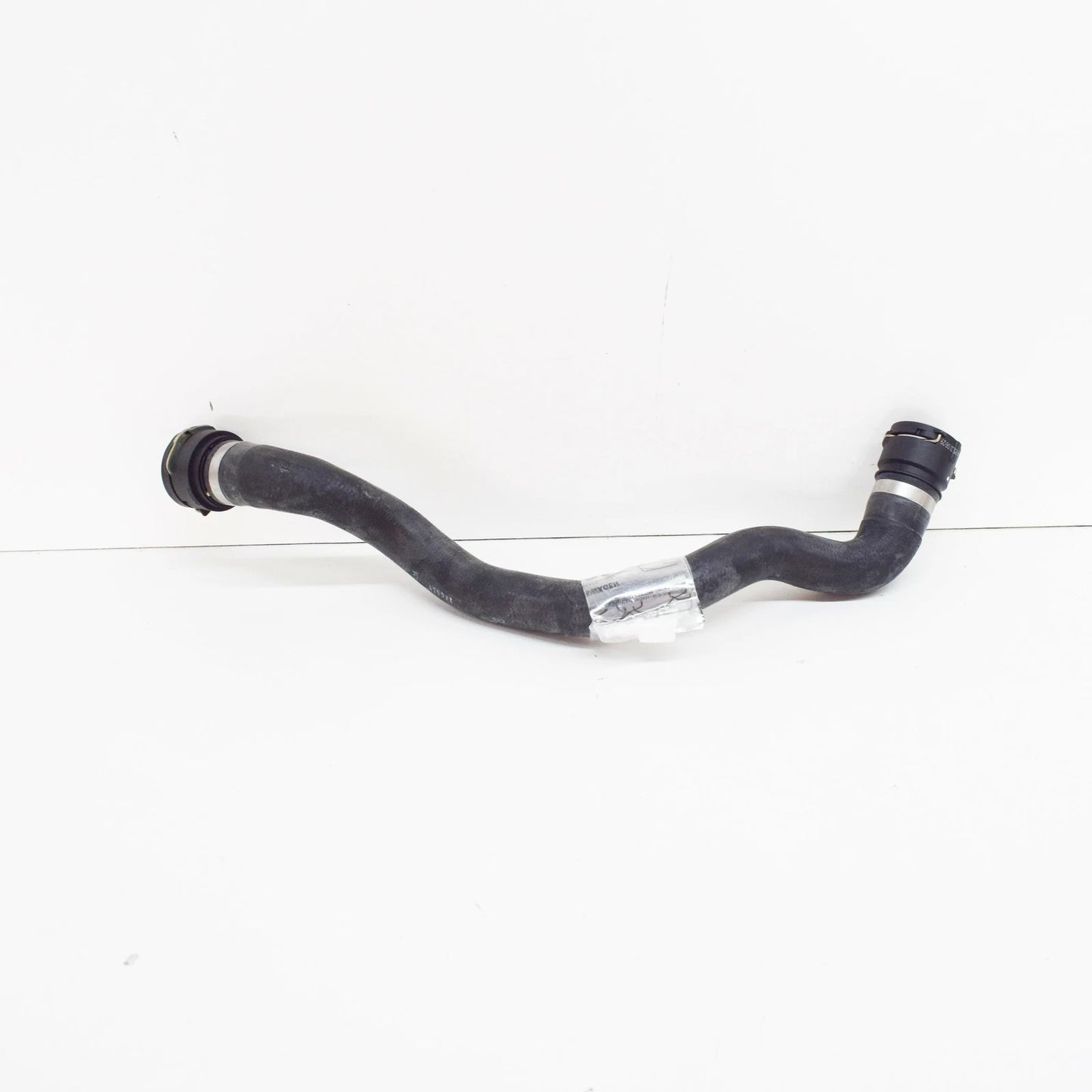 NEW AUDI Q5 8R RADIATOR UPPER COOLANT HOSE 8R0121101T