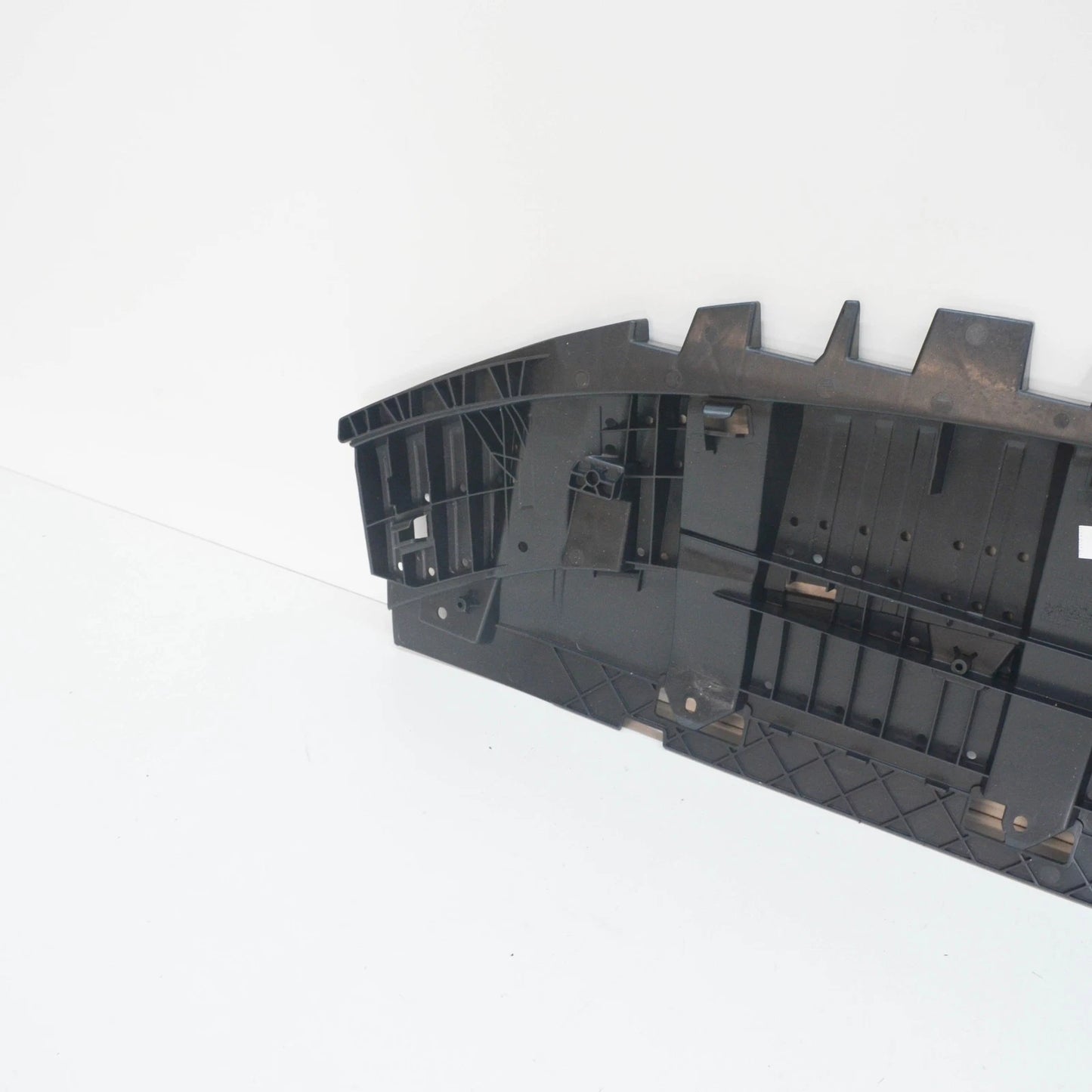 NEW AUDI Q3 8U FRONT LOWER CLOSING ELEMENT SPLASH SHIELD 8U0807233H ORIGINAL