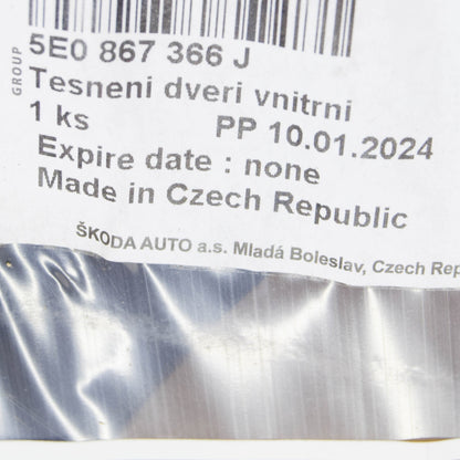 new skoda octavia 5e mk3 front right door seal rubber 5e0867366j original