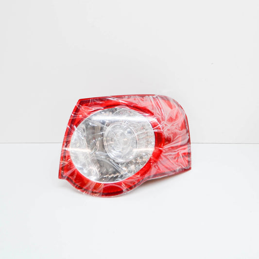 NEW VW PASSAT B6 3C2 REAR RIGHT OUTER TAILLIGHT 3C9945096N