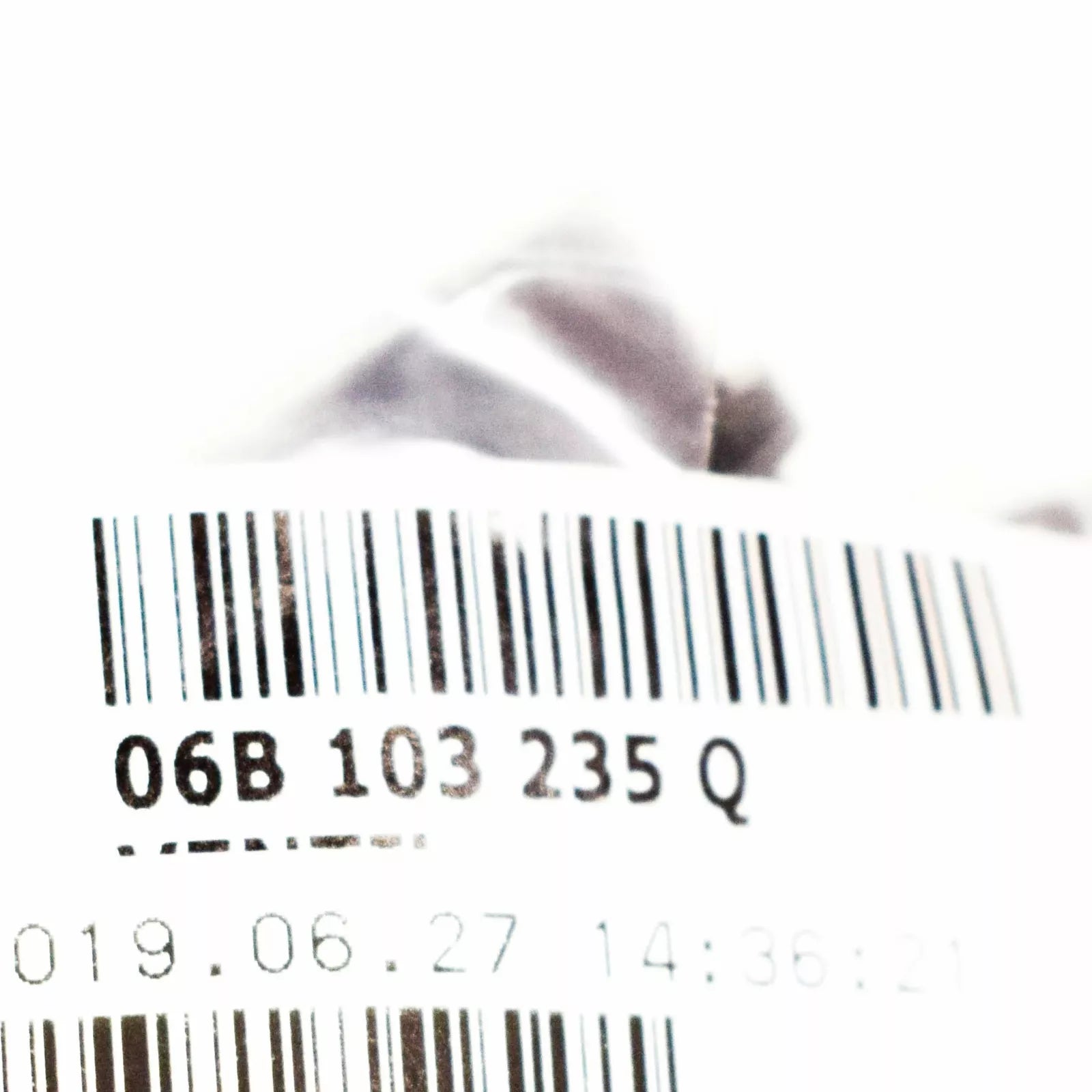 NEW AUDI A4 B7 BREATHER VALVE 06B103235Q