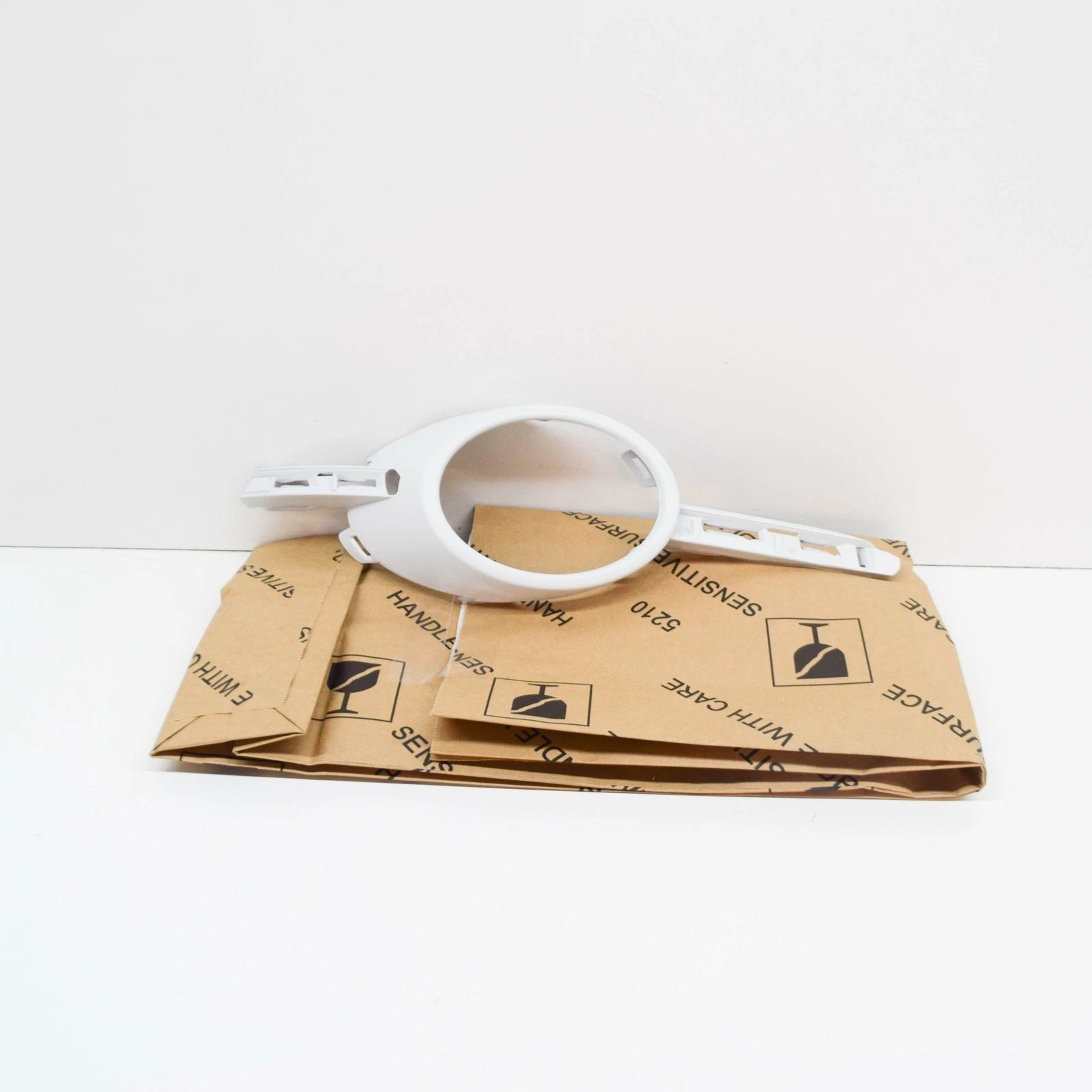 NEW VW CC R-LINE FRONT RIGHT OUTER FOG LIGHT TRIM RING 3C8853212AGRU