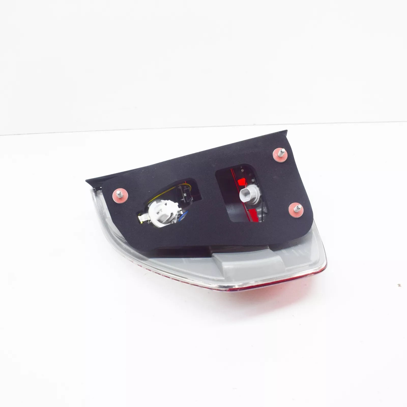 NEW BMW X3 E83 COMBINATION REAR RIGHT TAIL LIGHT 63217162210 ORIGINAL