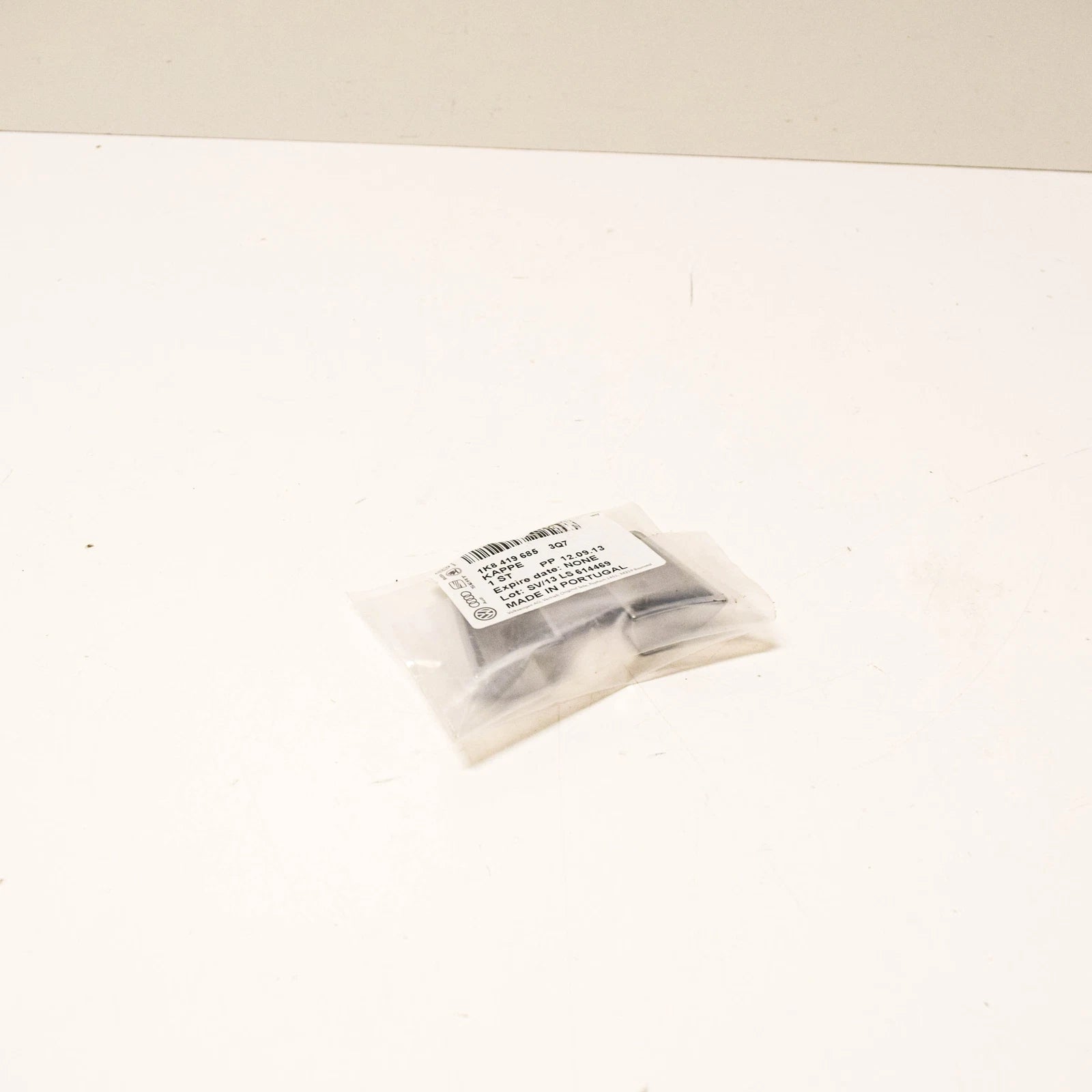 NEW VW TIGUAN STEERING WHEEL COVER CAP 1K84196853Q7