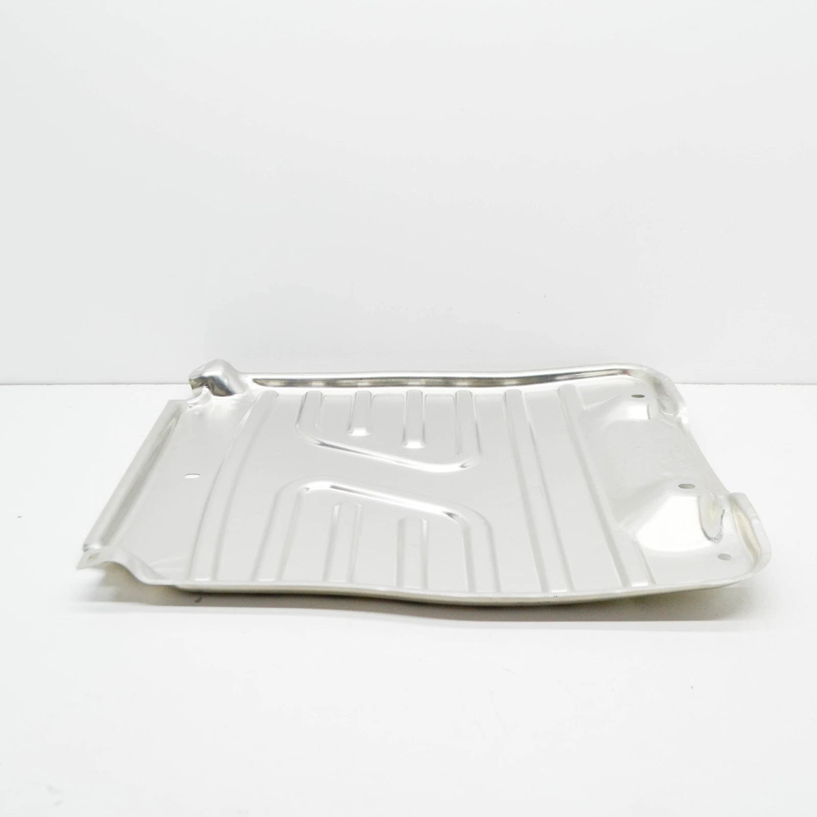NEW VOLKSWAGEN TIGUAN 5Q ENGINE UNDERTRAY METAL SHIELD 5QA825230