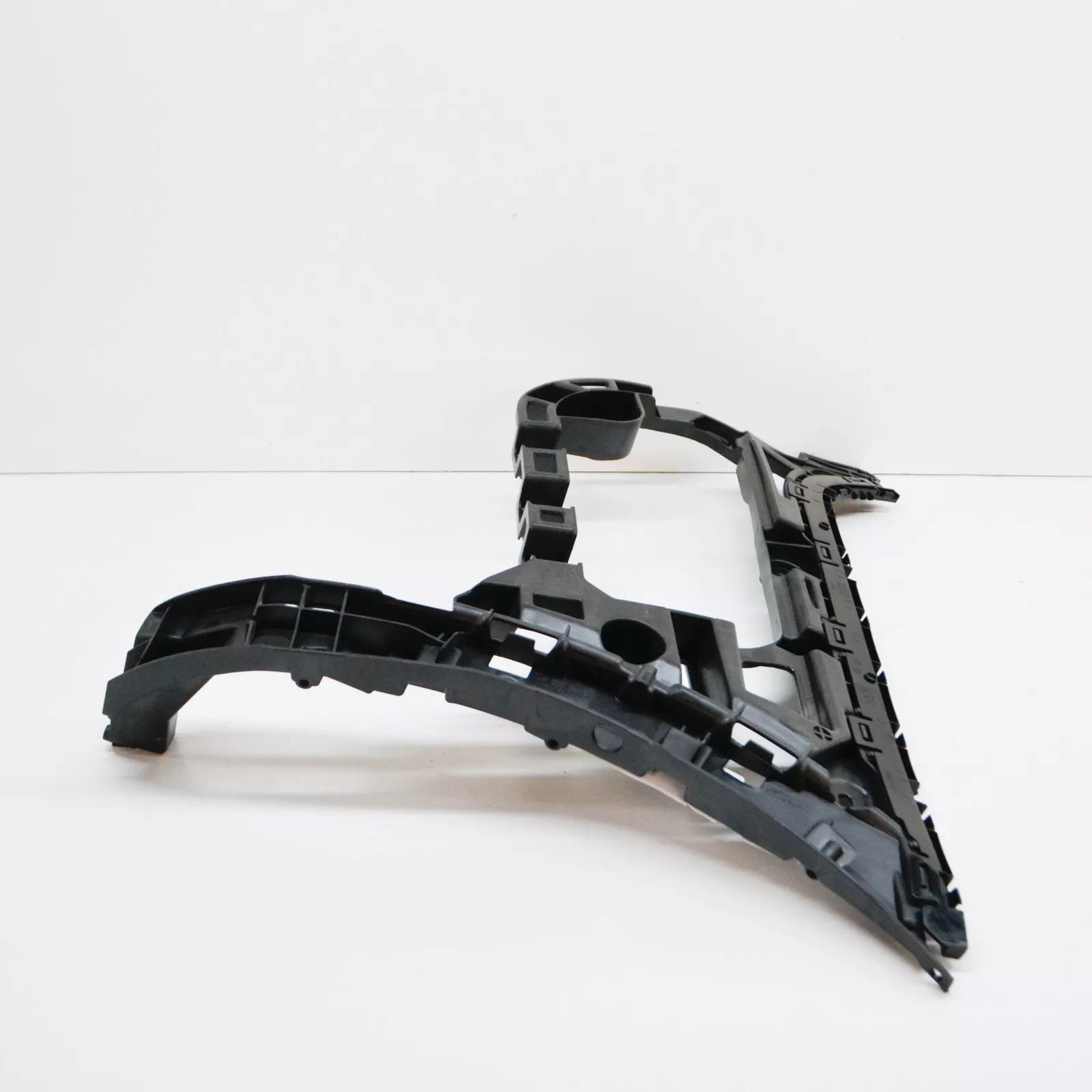 NEW VW PASSAT CC 357 REAR BUMPER RIGHT SIDE SUPPORT BRACKET 3C8807376B