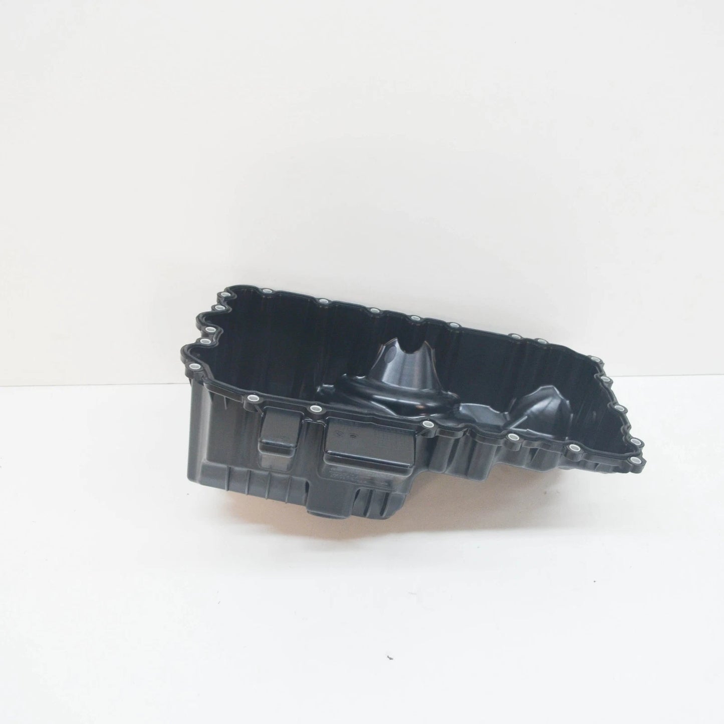 NEW BMW 1 F20 OIL PAN 11137618512 7618512 ORIGINAL