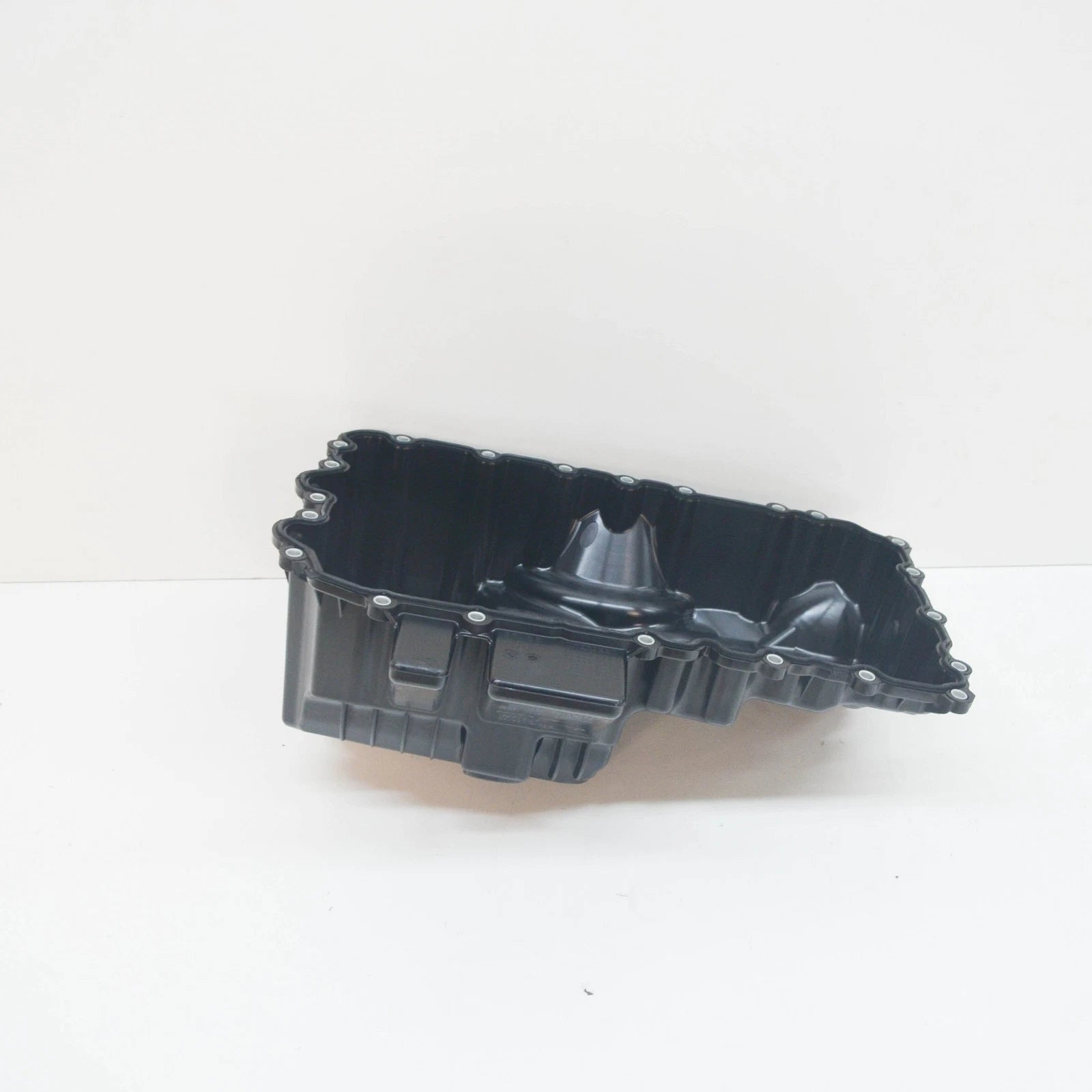 NEW BMW 1 F20 OIL PAN 11137618512 7618512 ORIGINAL