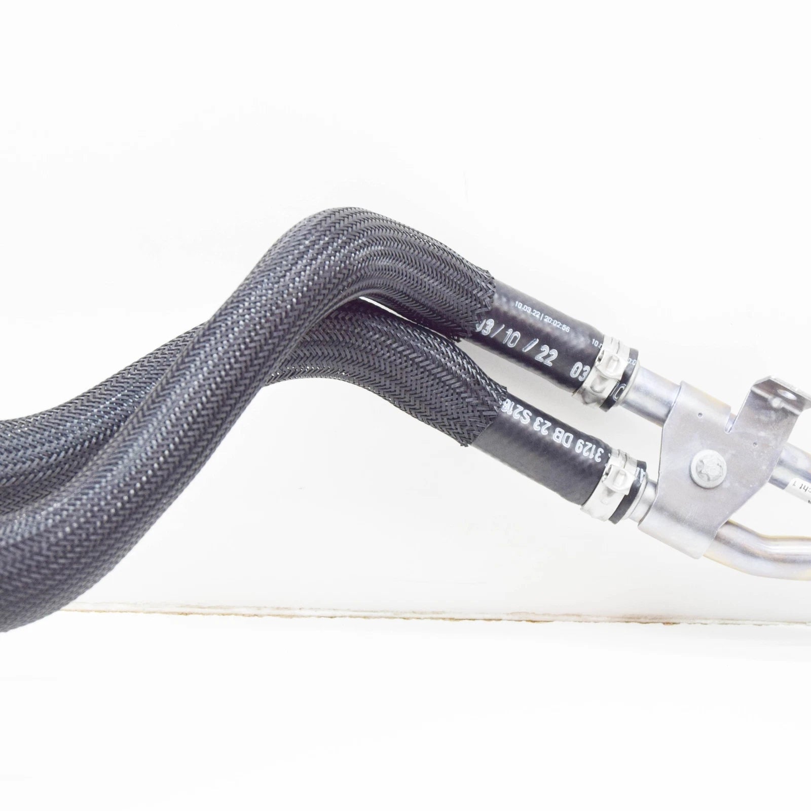 NEW MERCEDES-BENZ C W205 OIL LINE A2055002772 ORIGINAL