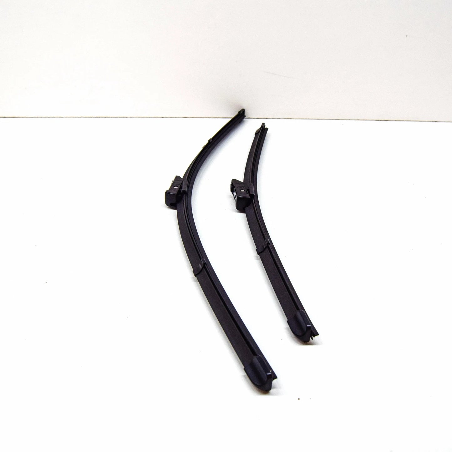 NEW VOLKSWAGEN CC FRONT WINDSHIELD WIPER BLADES SET LHD AERO 3C8998002