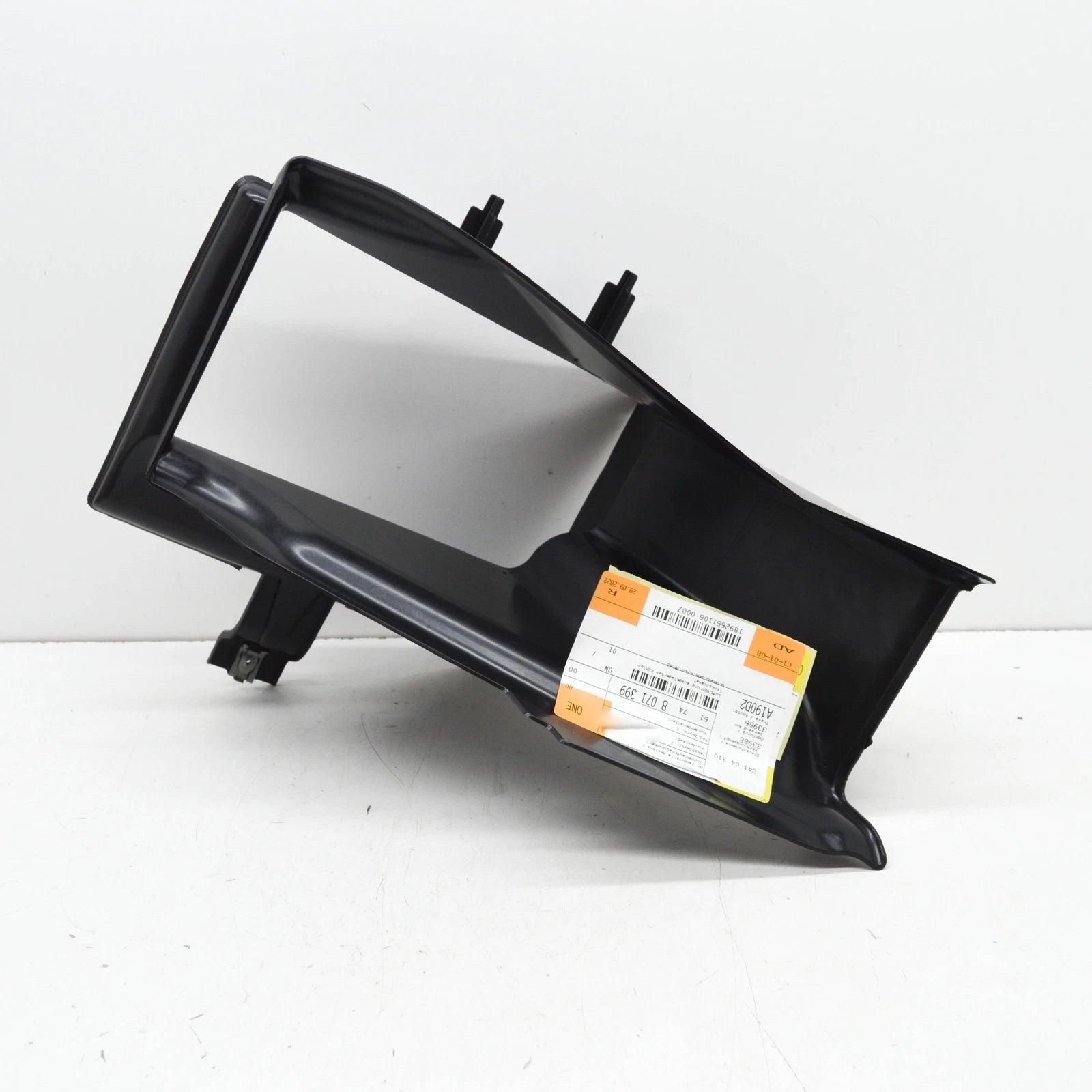 NEW BMW 3 G20, G28 FRONT LEFT RADIATOR AIR DUCT 51748071399 8071399 ORIGINAL