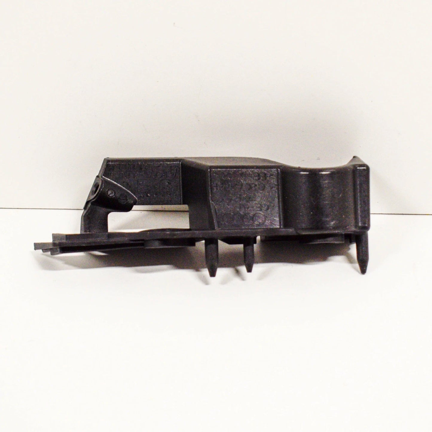 NEW AUDI A4 B8 FRONT BUMPER RIGHT SIDE GUIDE 8K0807284H ORIGINAL