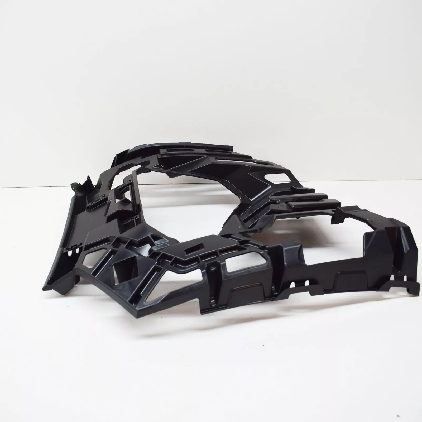 NEW VOLKSWAGEN GOLF MK7 FRONT LEFT BUMPER BRACKET 5G0807723P 2015