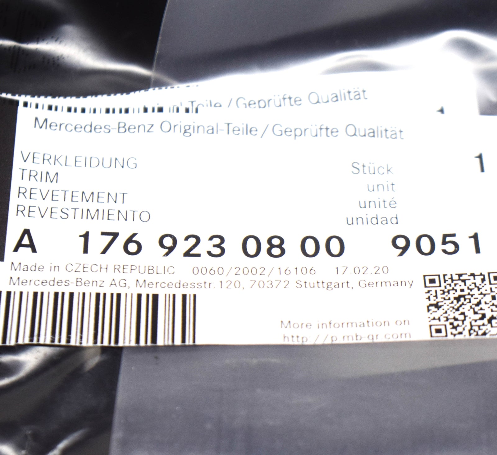 NEW MERCEDES-BENZ A-CLASS W176 REAR RIGHT SEAT TRIM A17692308009051 2014