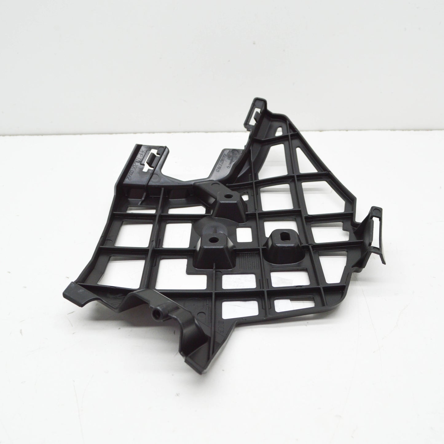 NEW VOLKSWAGEN PASSAT B8 FRONT RIGHT BUMPER BRACKET 3G0807178D 2016 ORIGINAL