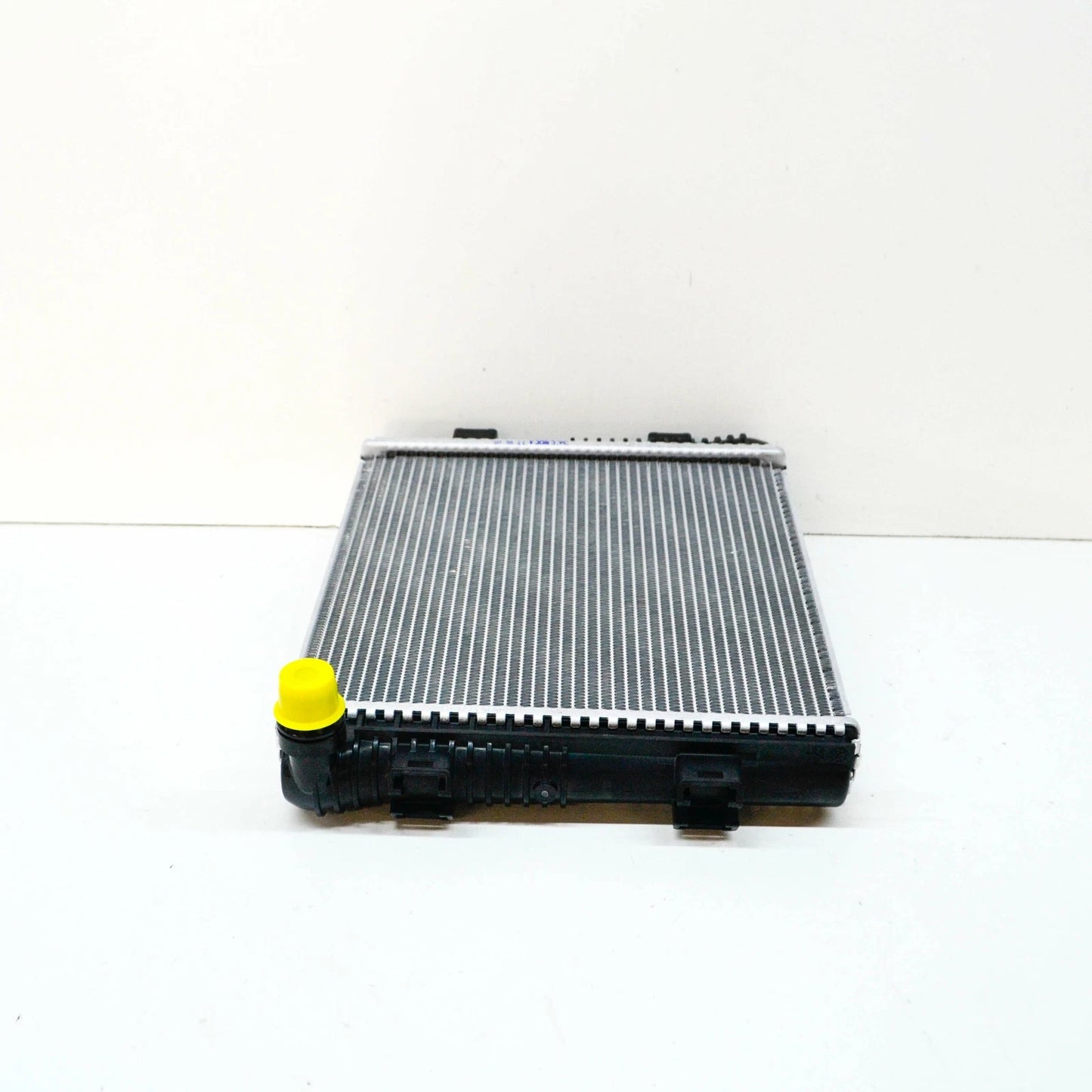 NEW MERCEDES-BENZ AMG GT C190 ENGINE WATER RADIATOR A0995005903