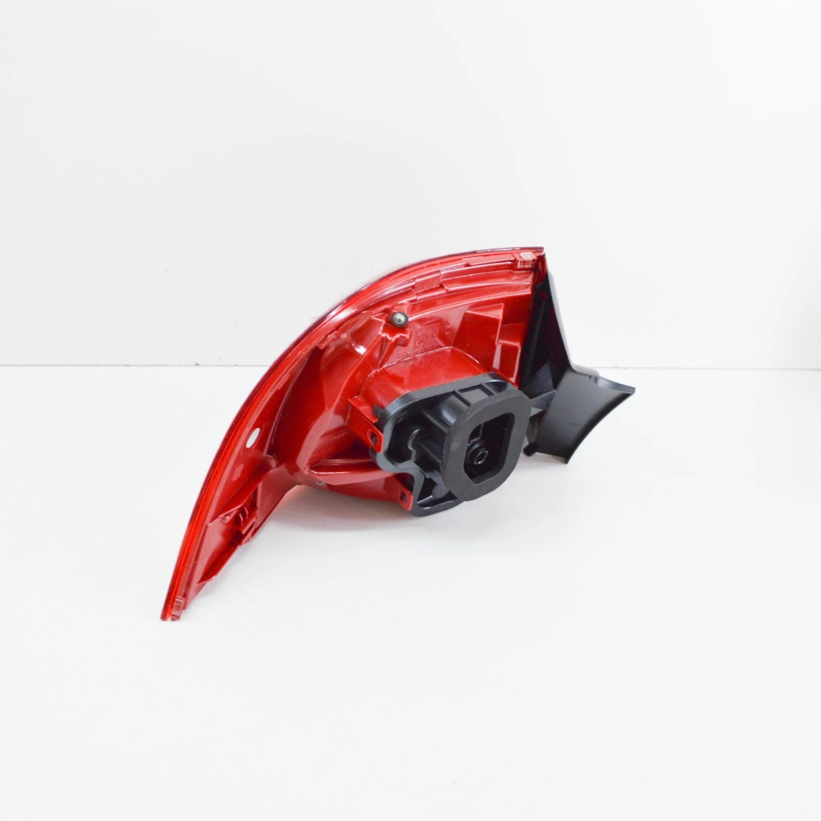 NEW VOLKSWAGEN TOUAREG 7P REAR RIGHT LED OUTER TAIL LIGHT 7P6945208 ORIGINAL