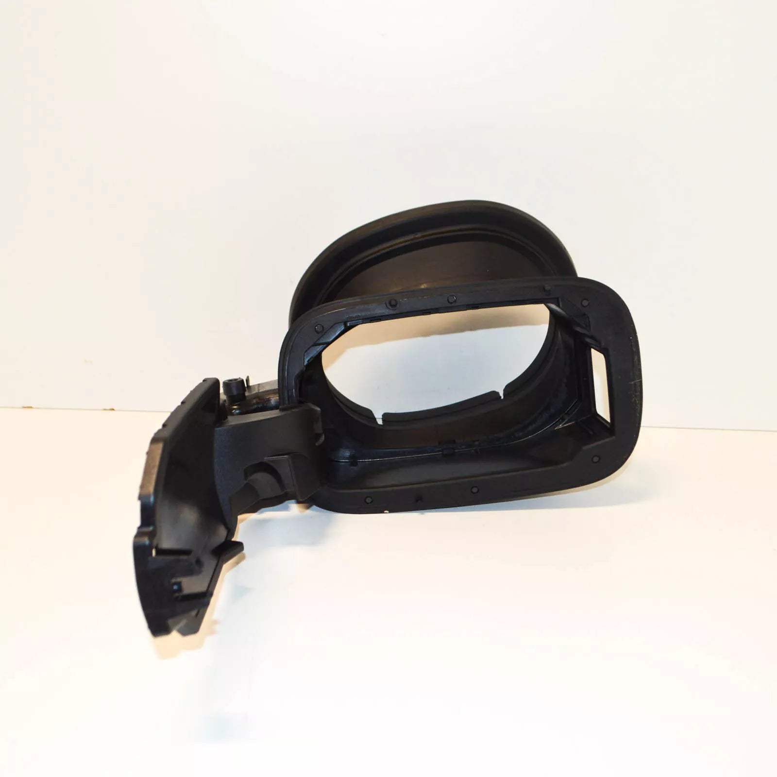 NEW MERCEDES BENZ S W222 REAR FENDER TANK FILLER RECESS A2226308403 ORIGINAL