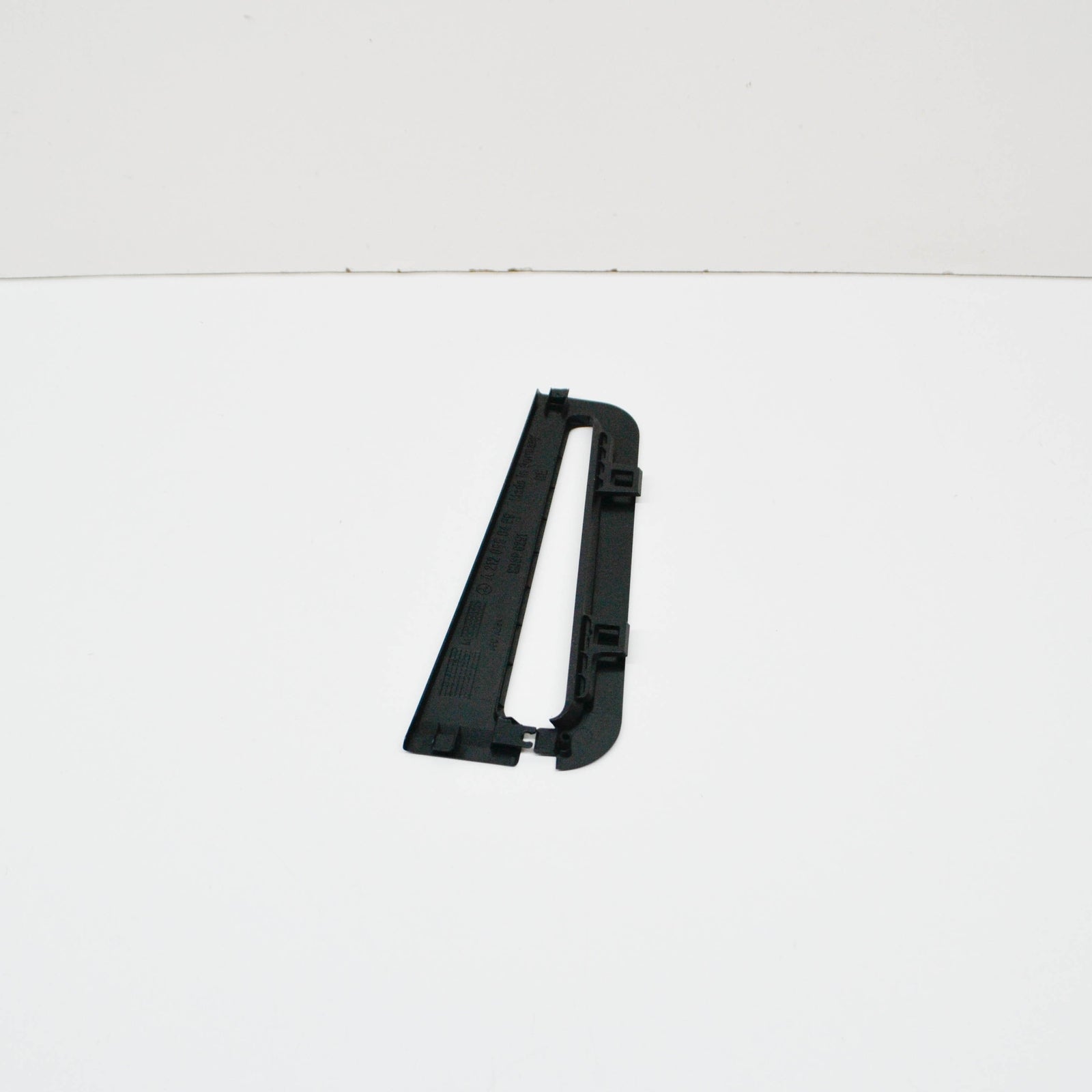 NEW MB E T-MODEL S212 D-PILLAR RIGHT ESCUTCHEON A21269504599051 ORIGINAL