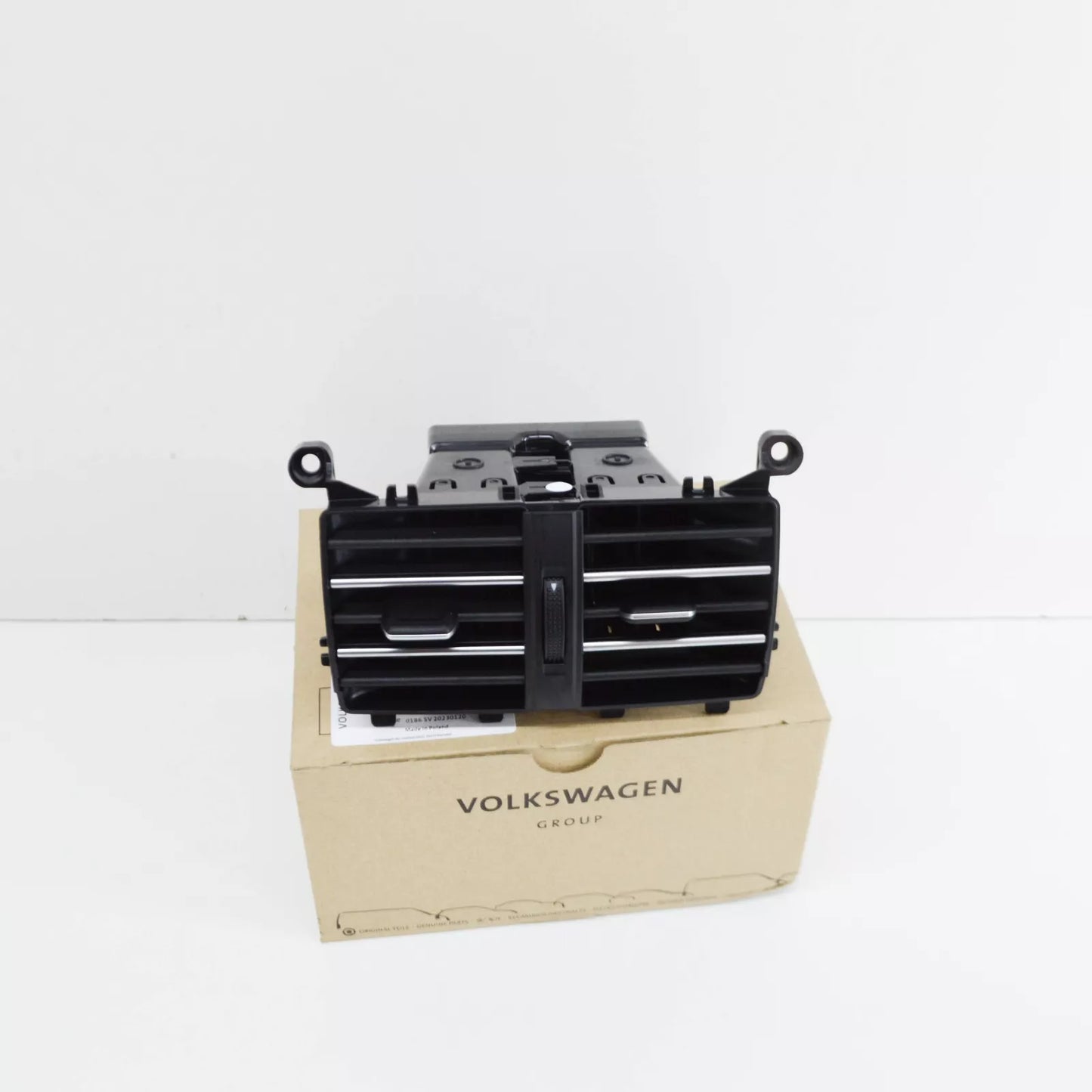 NEW VW PASSAT B8 3G CENTRE CONSOLE REAR AIR VENT 3G0819203A1QB ORIGINAL